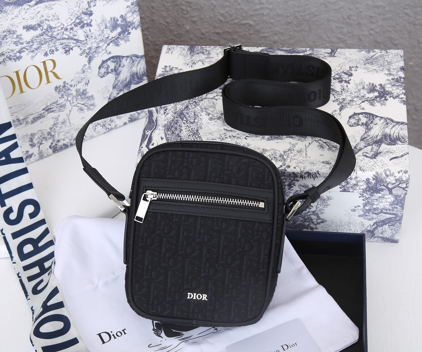 Dior Oblique Messenger Bag – Black Canvas with Pebbled Leather | Tiger Gift Box Edition