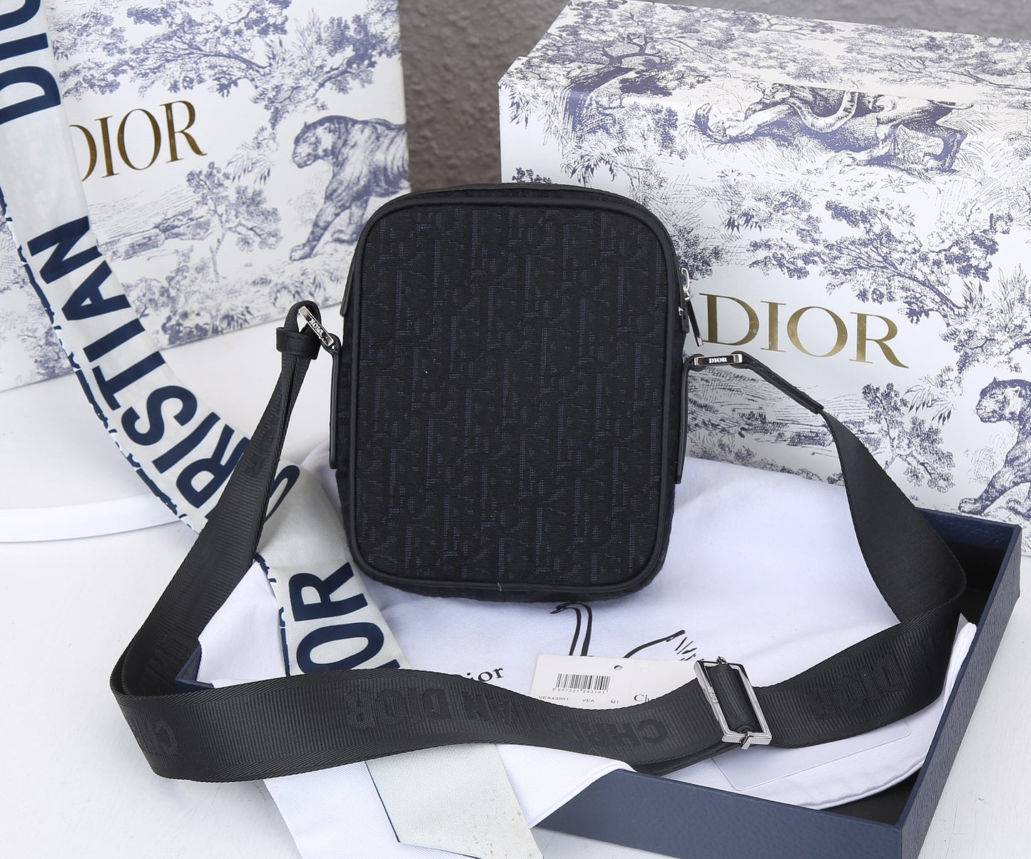 Dior Oblique Messenger Bag – Black Canvas with Pebbled Leather | Tiger Gift Box Edition