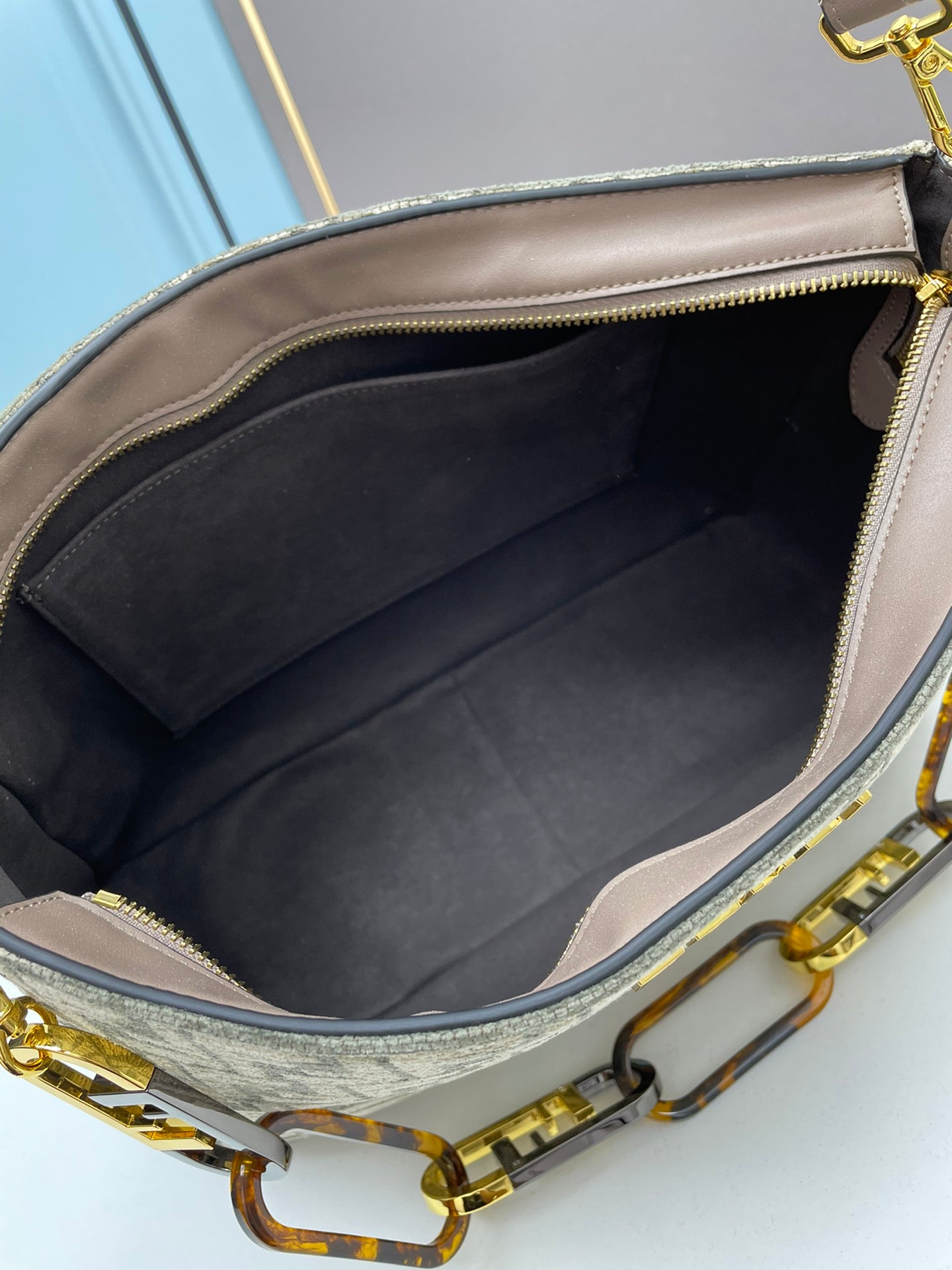 O'LOCK Zip Runway New Fashion Bag Wh