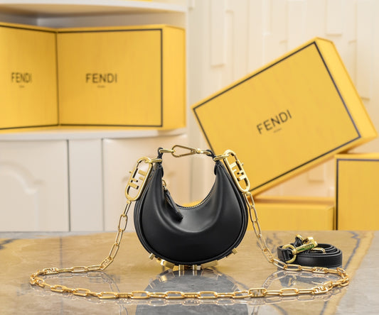 FEND1praphy Mini Underarm Bag Blk