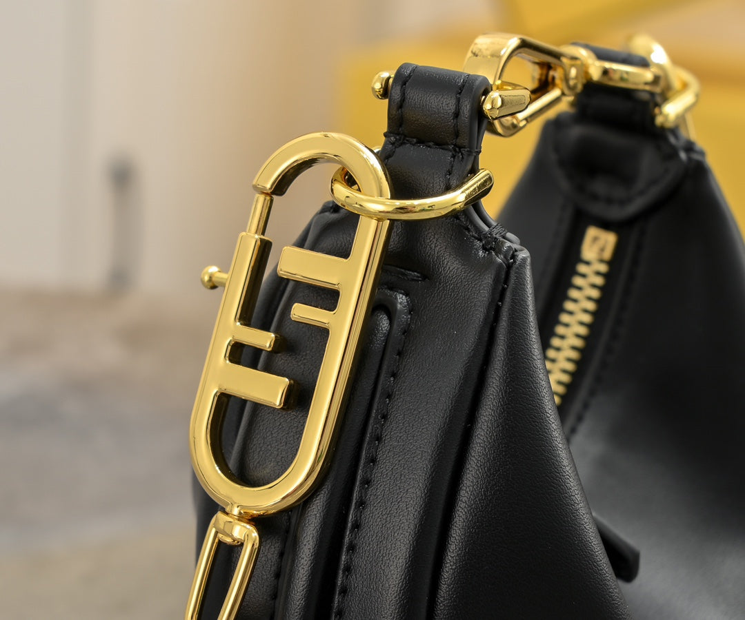 FEND1praphy Mini Underarm Bag Blk