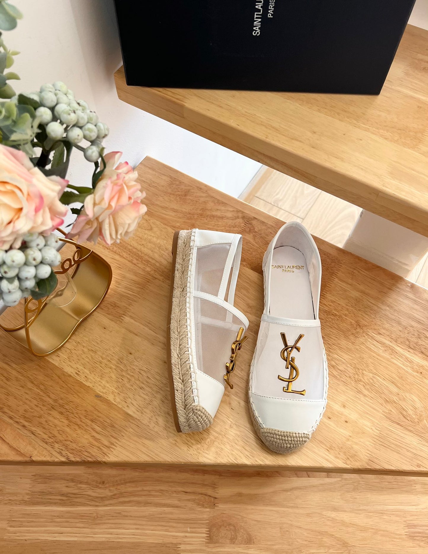 SAINT LAURENT Early Spring Gold Letter Logo Mesh Fisherman Shoes
