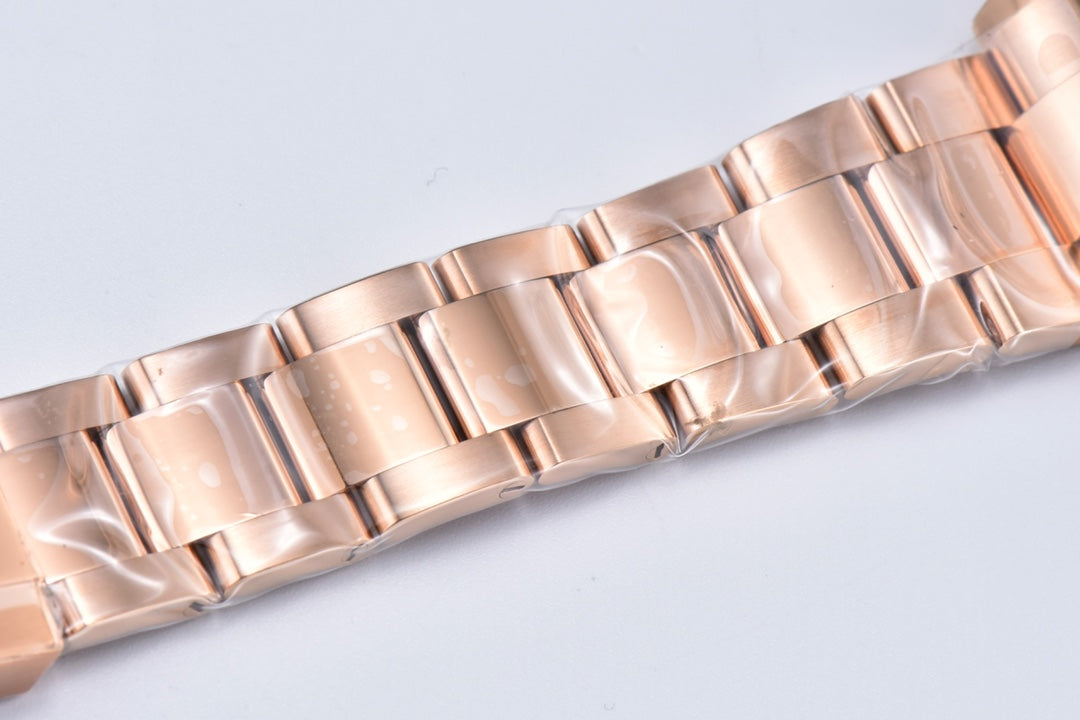 GMT Watch – New “Victoria Dial” Edition with Dual-Tone Shine