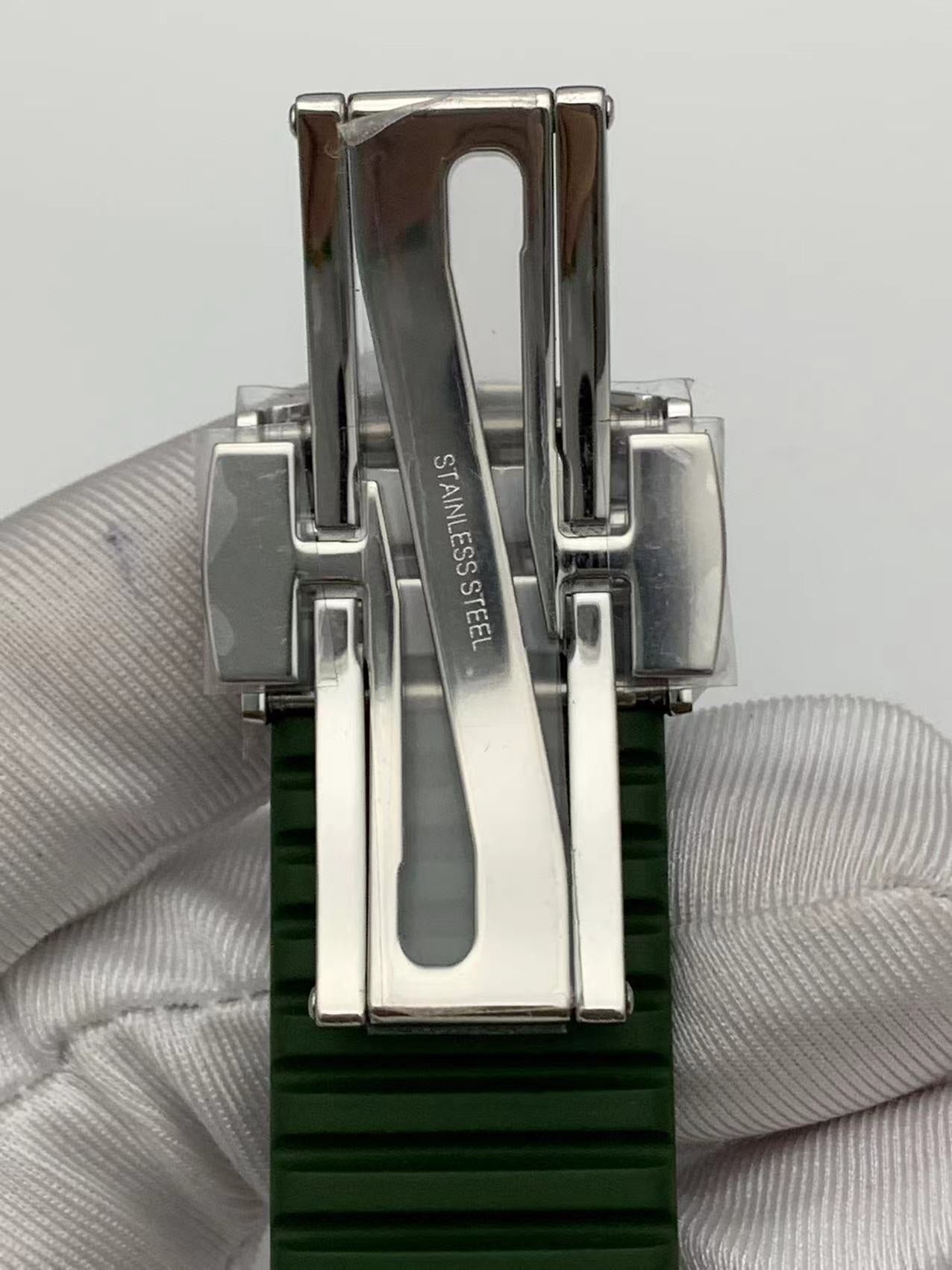 Green Dial Tribute – Patek Philippe Nautilus Inspired Watch