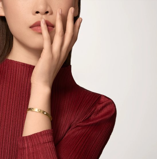 Timeless Elegance with a Sparkle of Love