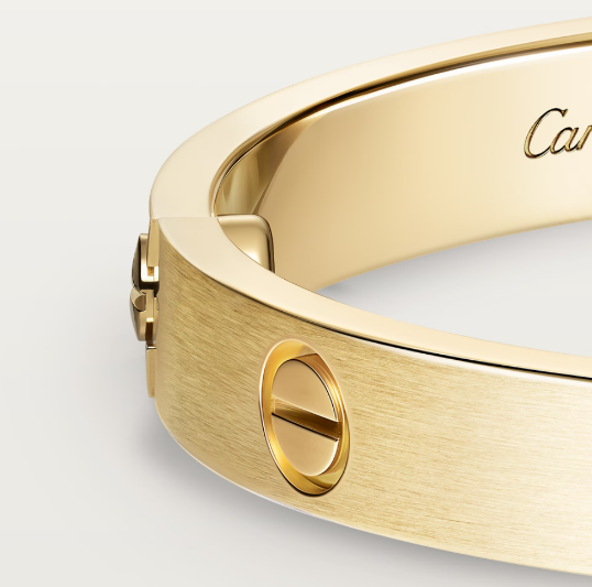 Timeless Elegance with a Sparkle of Love