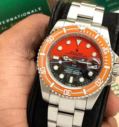 Submariner – Champagne Dial & Real Carbon Bezel