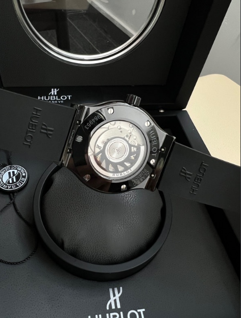HUBLOT Classic Fusion 542.CM.1171.JJZ – Exclusive Ceramic Edition |