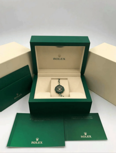 A Timeless Icon, Reimagined in Green - Rolex Datejust