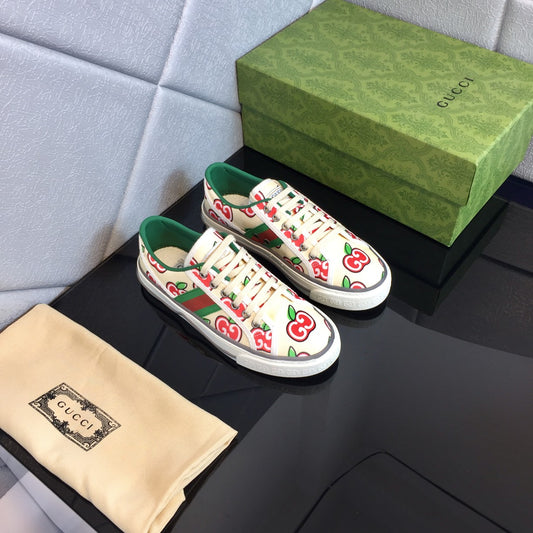 GUCCI 2020 Vintage-Inspired 1977 GG Canvas Low-Top Sneakers