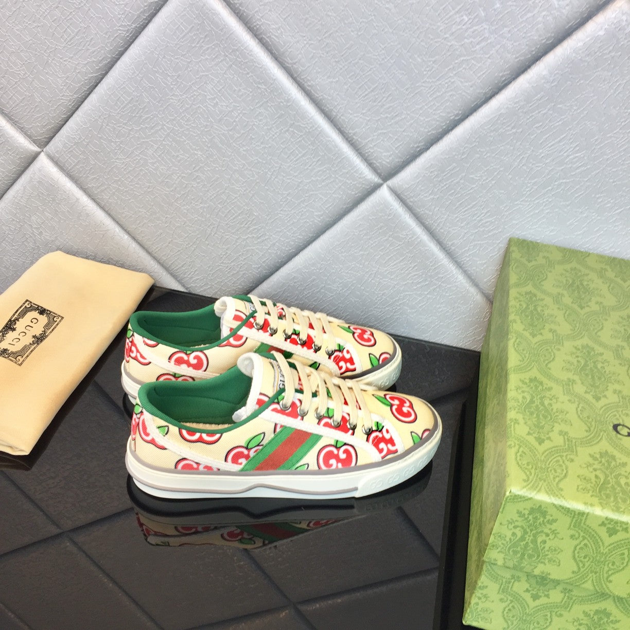 GUCCI 2020 Vintage-Inspired 1977 GG Canvas Low-Top Sneakers