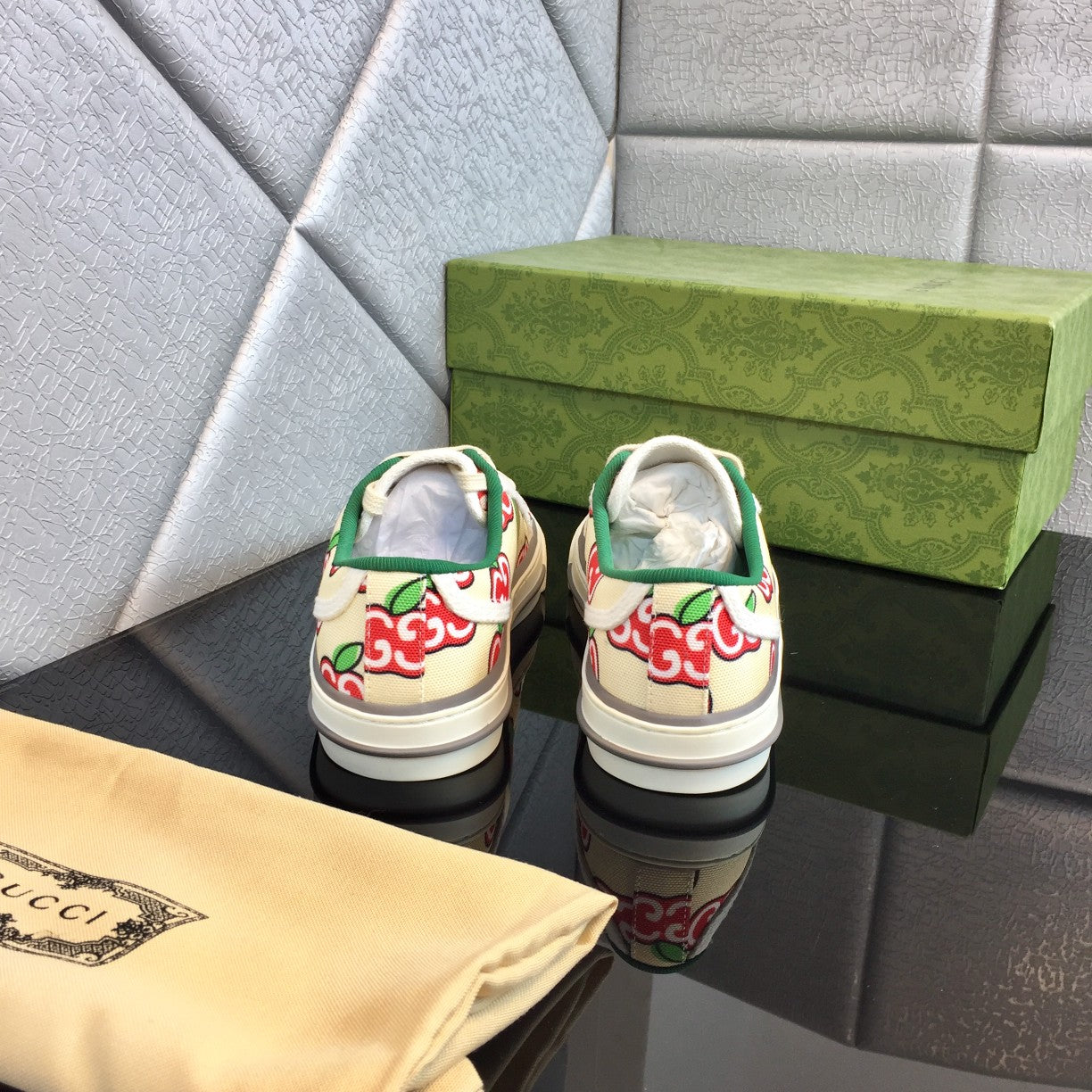 GUCCI 2020 Vintage-Inspired 1977 GG Canvas Low-Top Sneakers