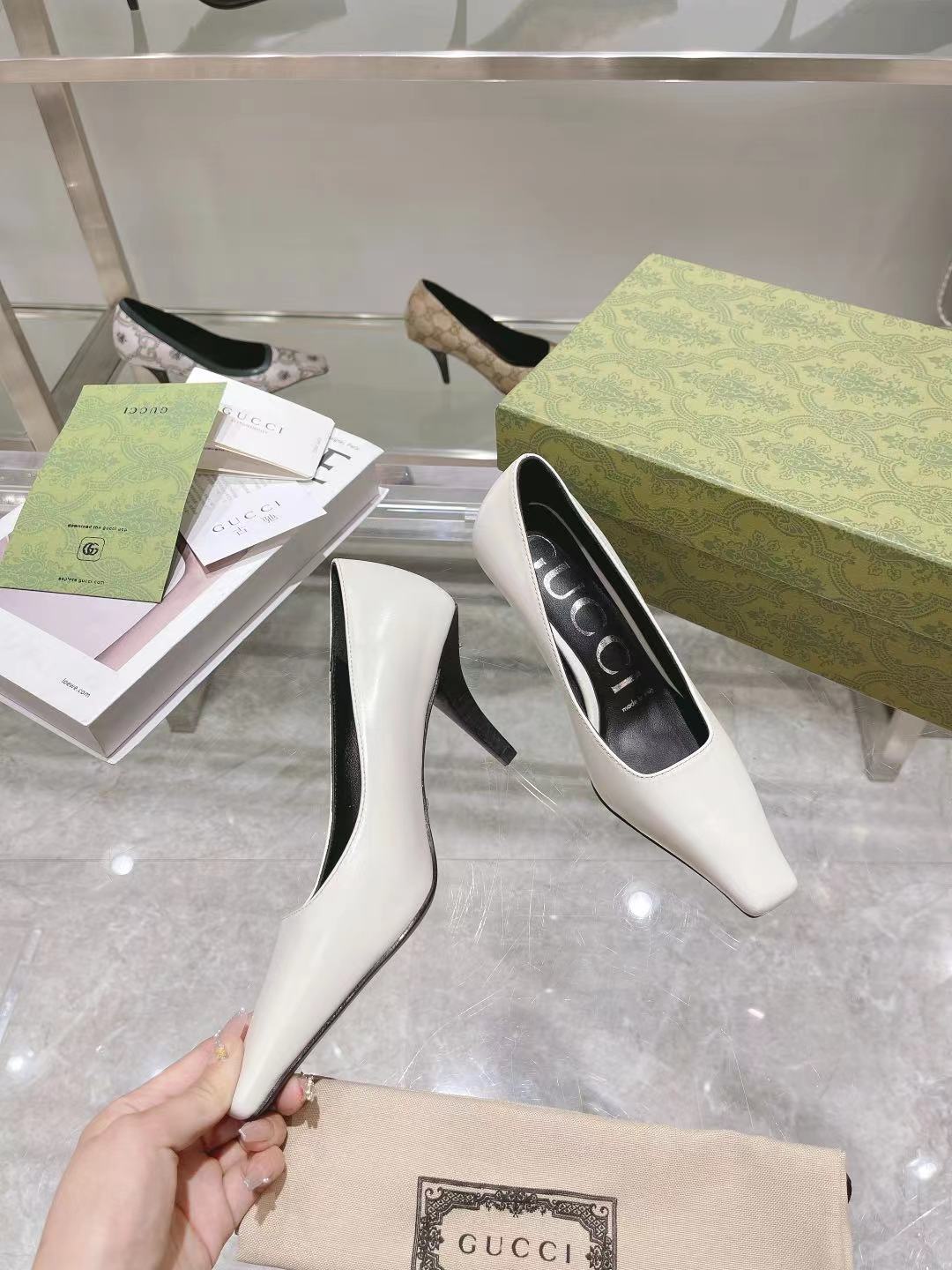 GUCCI Spring Fashion Flat Shoes with Square Toe & Sculpted Heel