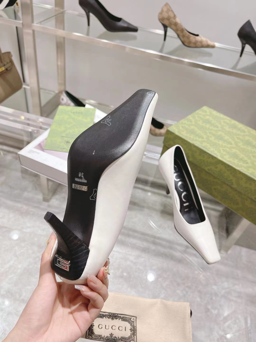 GUCCI Spring Fashion Flat Shoes with Square Toe & Sculpted Heel