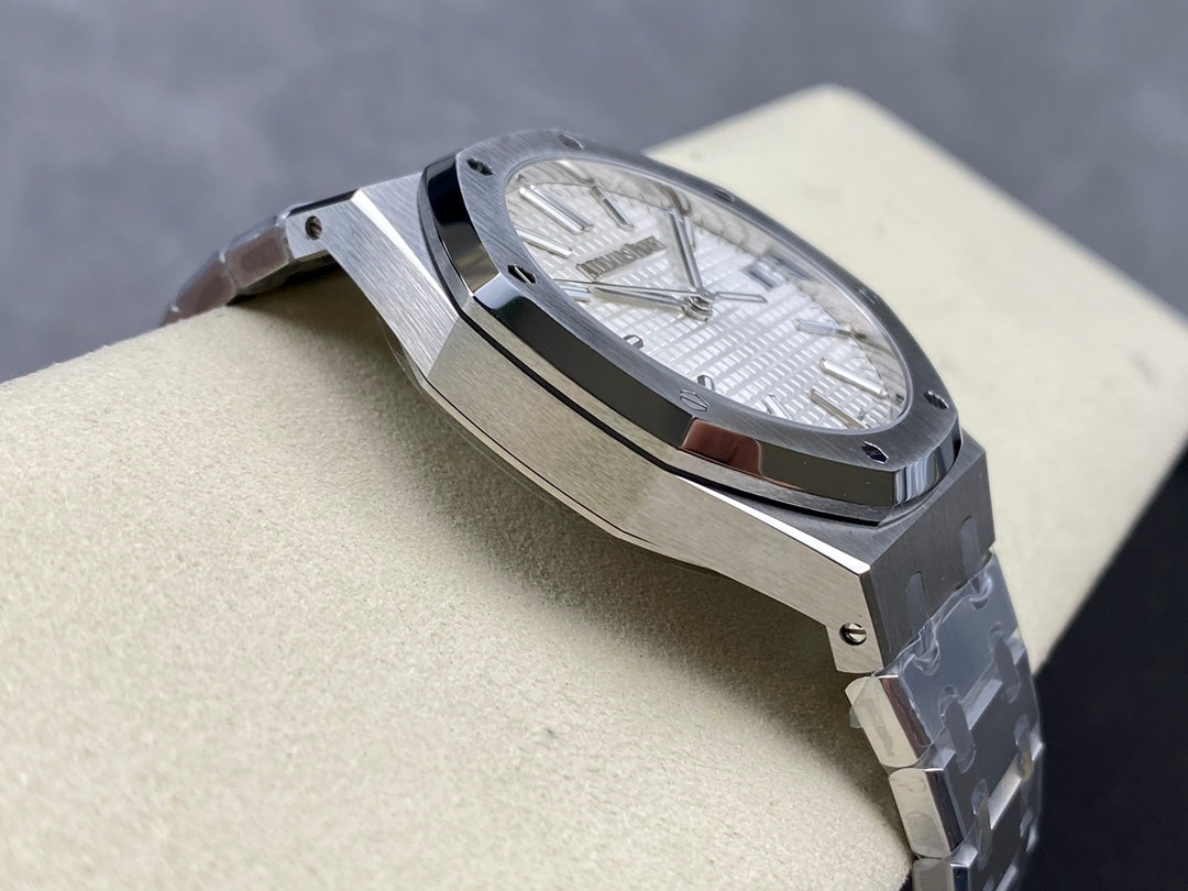 Audemars Piguet Royal Oak – Full 41mm Dial Collection