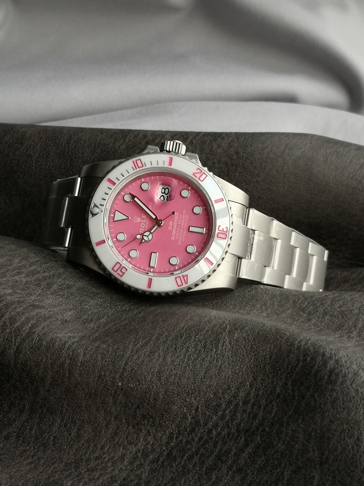 Submariner – Custom Pink Dial Rolex-Style Watch