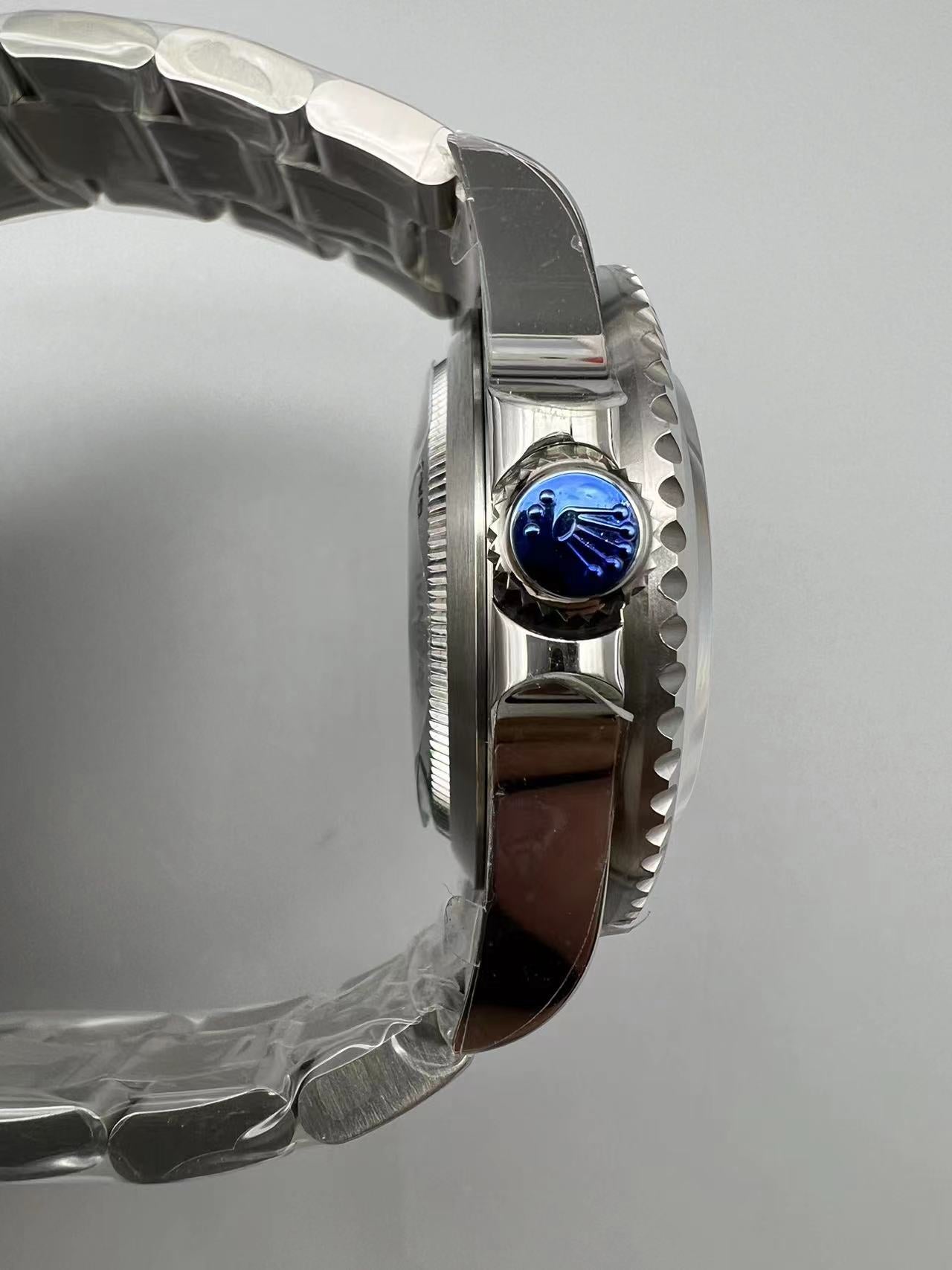Vintage Sea-Dweller | Iconic Dive Watch with  Movement