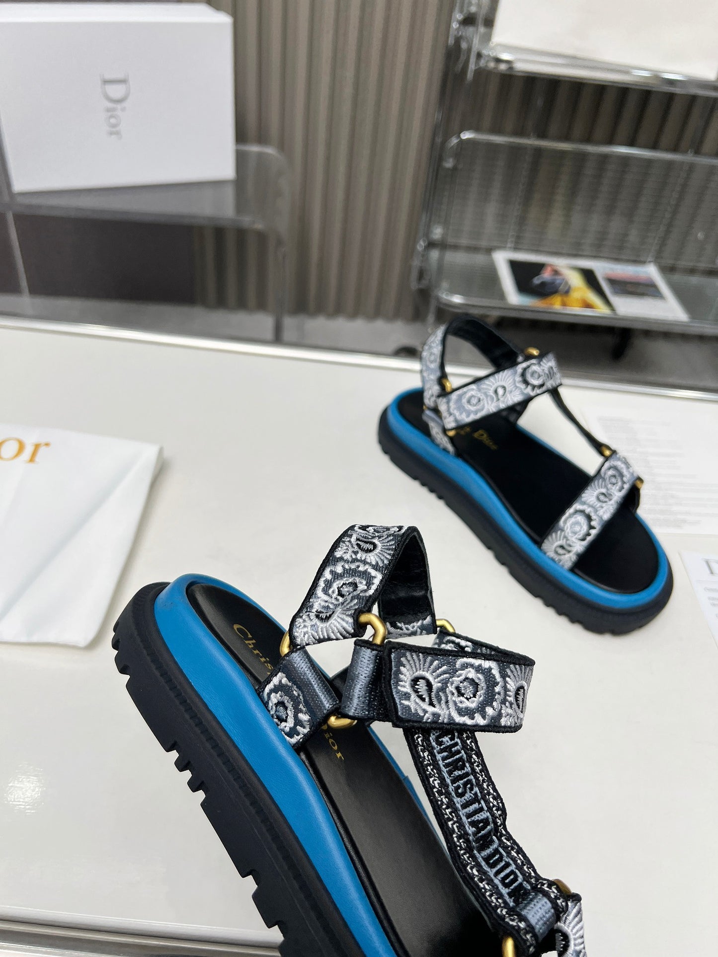 DIOR 2024 Spring/Summer Velcro Sandals – Iconic Design