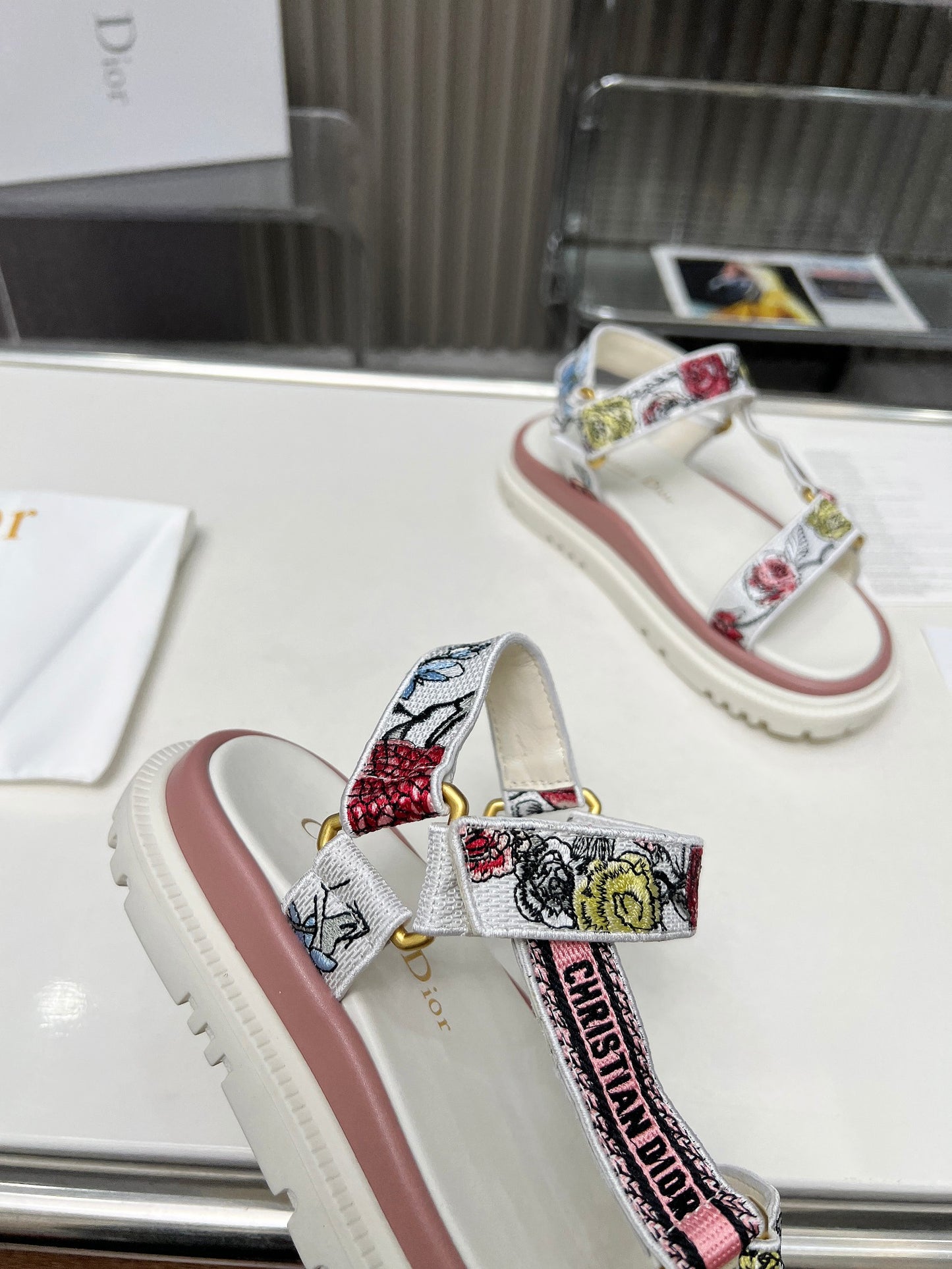 DIOR 2024 Spring/Summer Velcro Sandals – Iconic Design