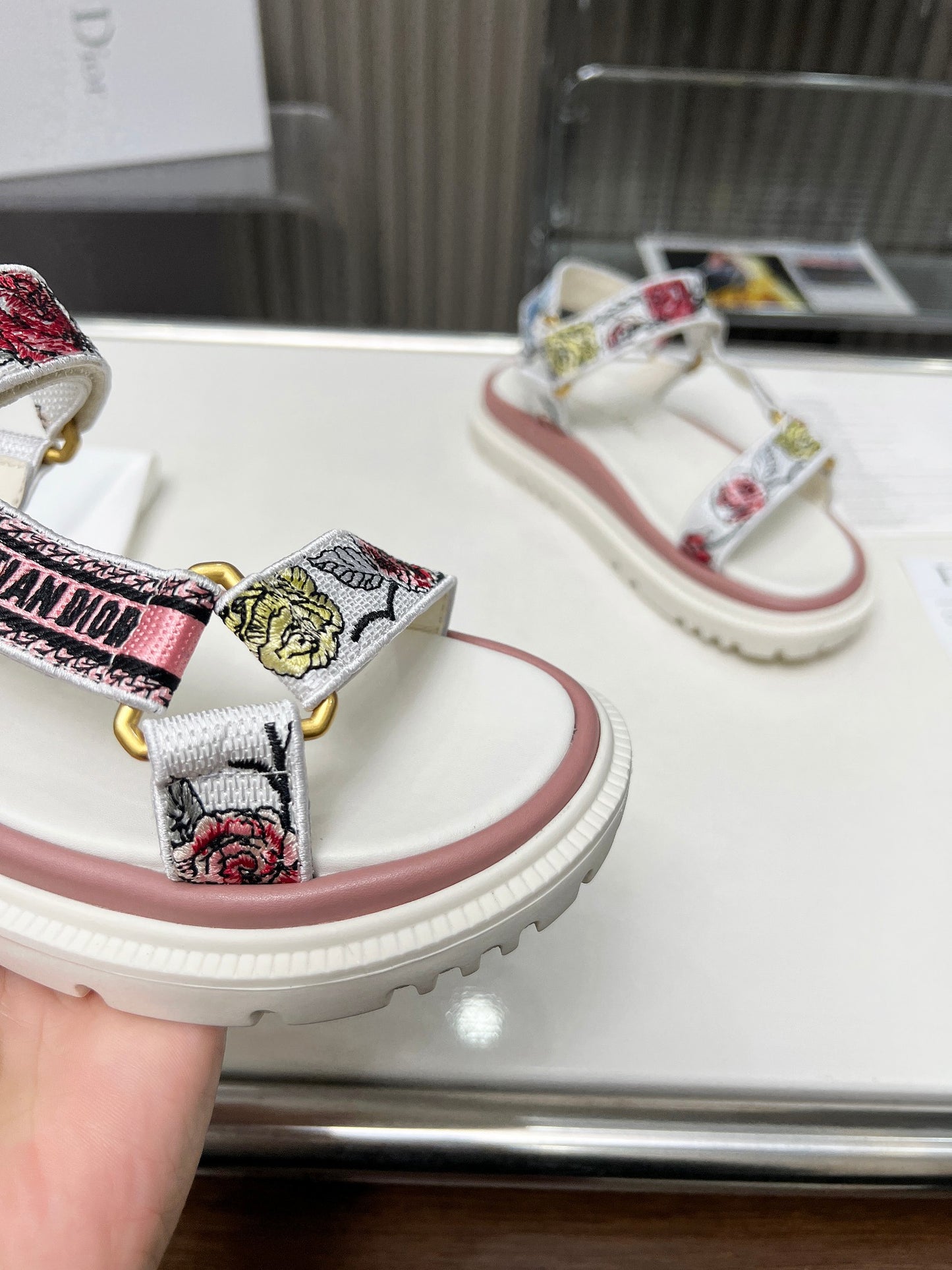 DIOR 2024 Spring/Summer Velcro Sandals – Iconic Design