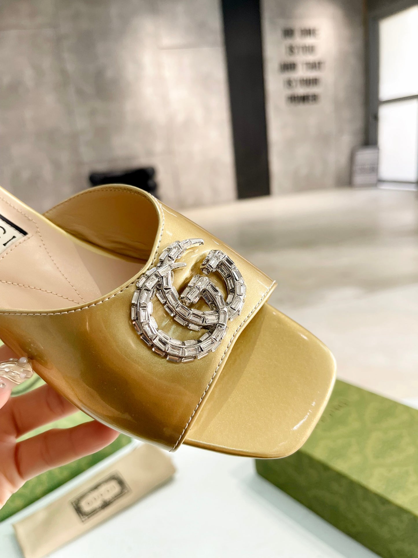 Luxury Gucci-Inspired Patent Leather Shoes – 8 Colors, Sheepskin Lined