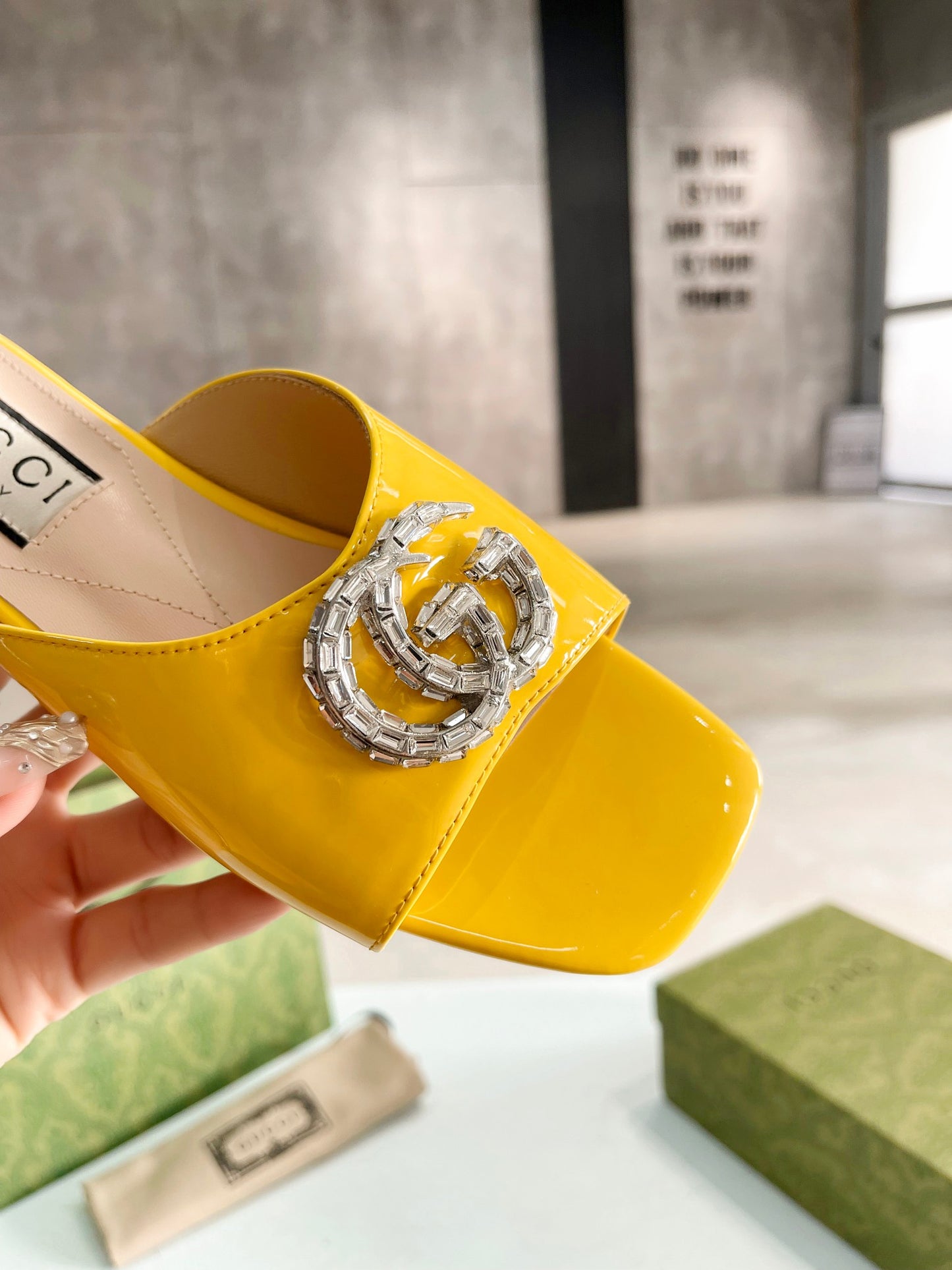 Luxury Gucci-Inspired Patent Leather Shoes – 8 Colors, Sheepskin Lined