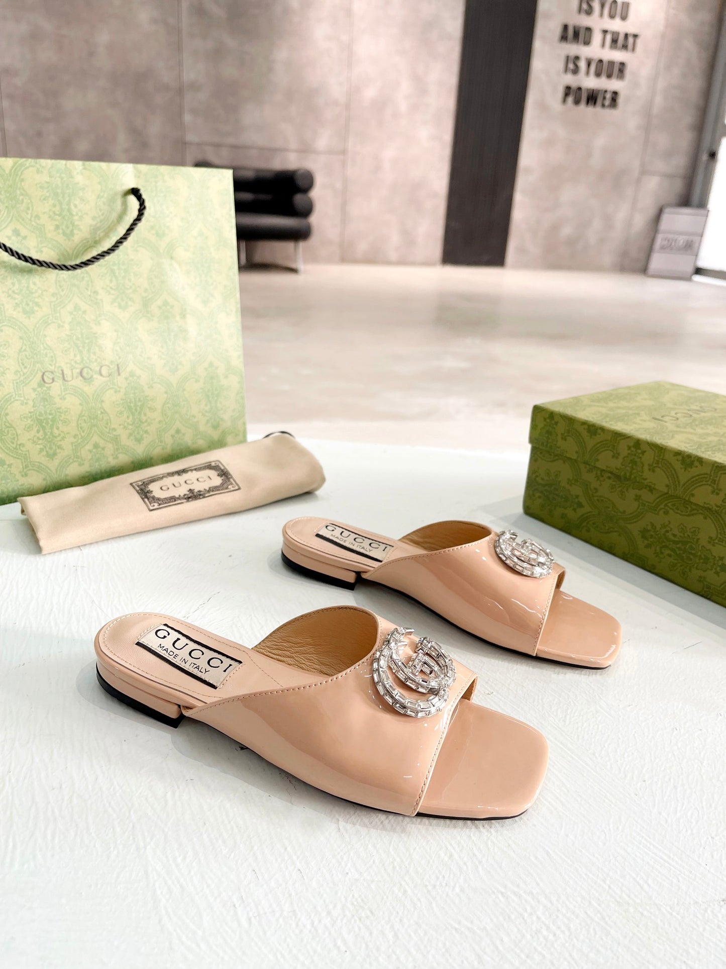 Luxury Gucci-Inspired Patent Leather Shoes – 8 Colors, Sheepskin Lined