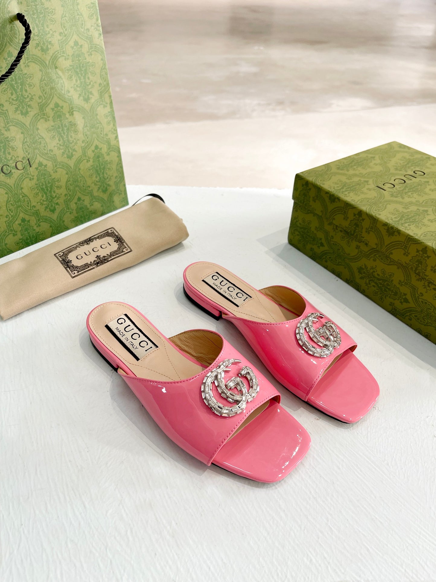Luxury Gucci-Inspired Patent Leather Shoes – 8 Colors, Sheepskin Lined