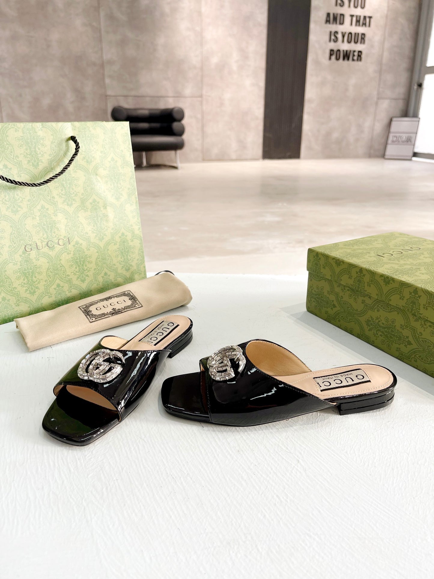 Luxury Gucci-Inspired Patent Leather Shoes – 8 Colors, Sheepskin Lined