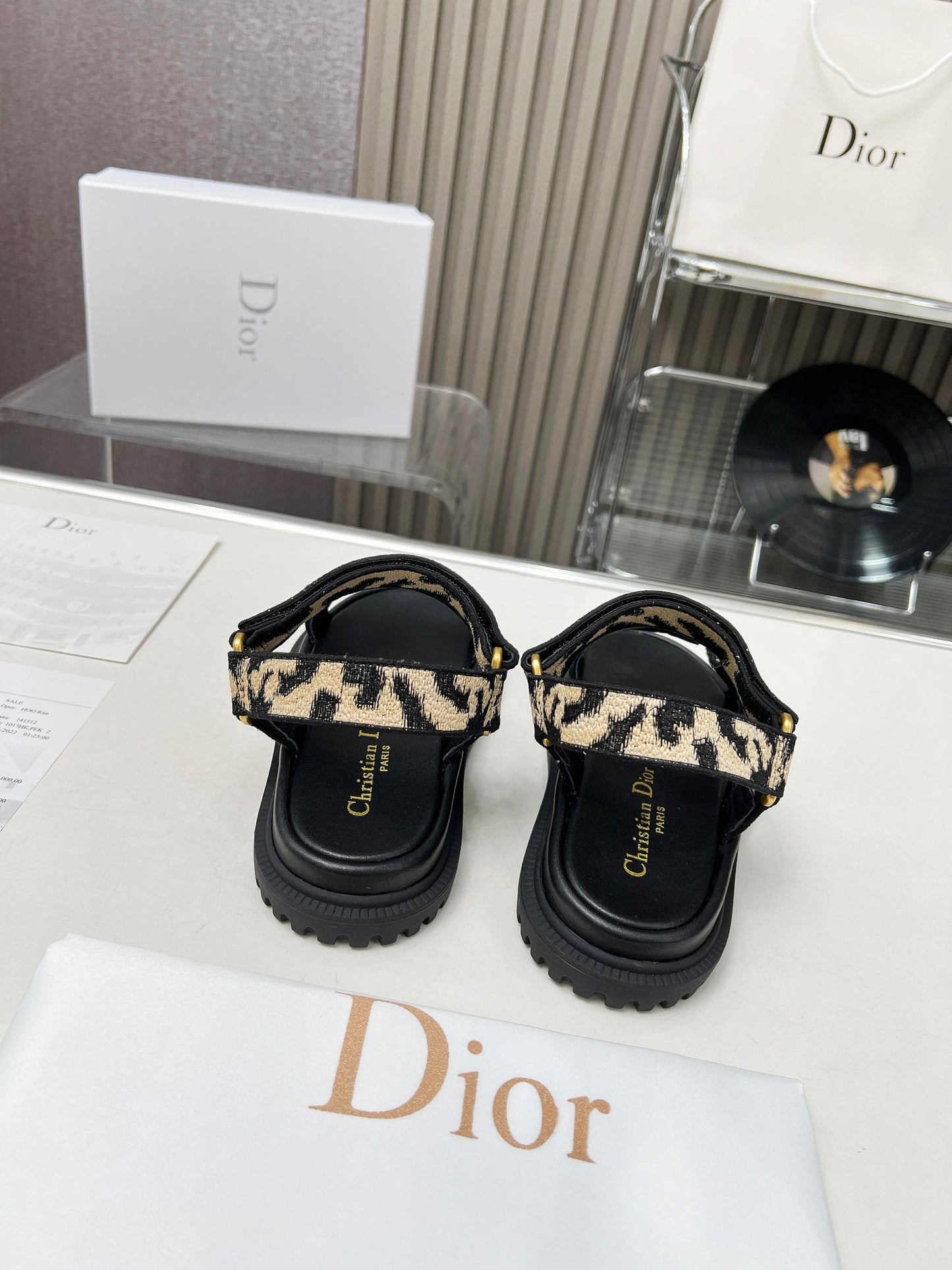 DIOR 2024 Spring/Summer Velcro Sandals – Iconic Design
