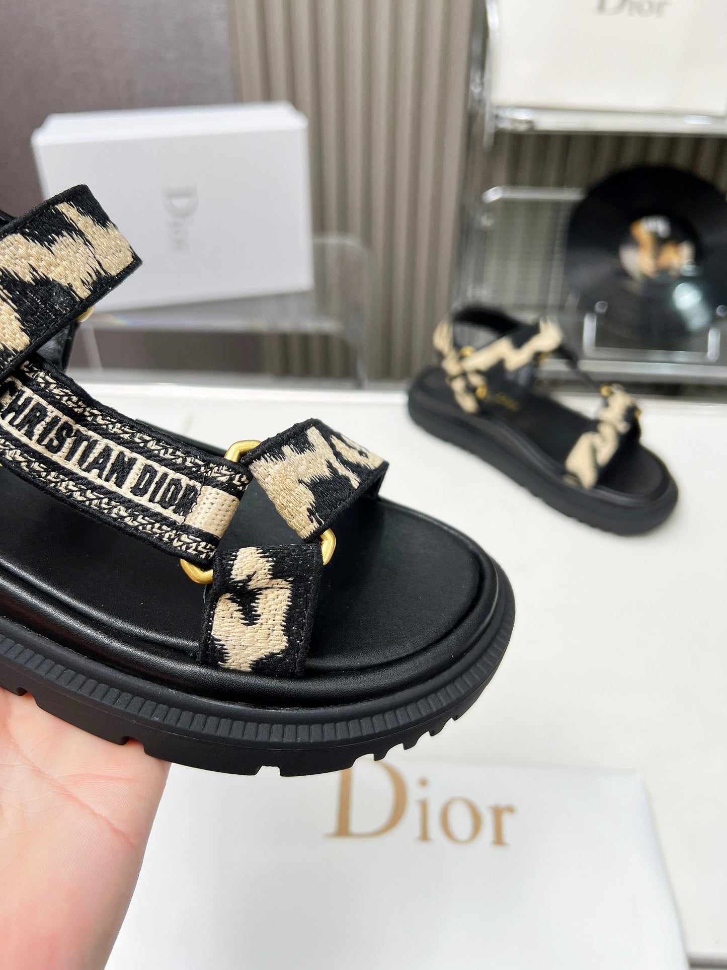 DIOR 2024 Spring/Summer Velcro Sandals – Iconic Design