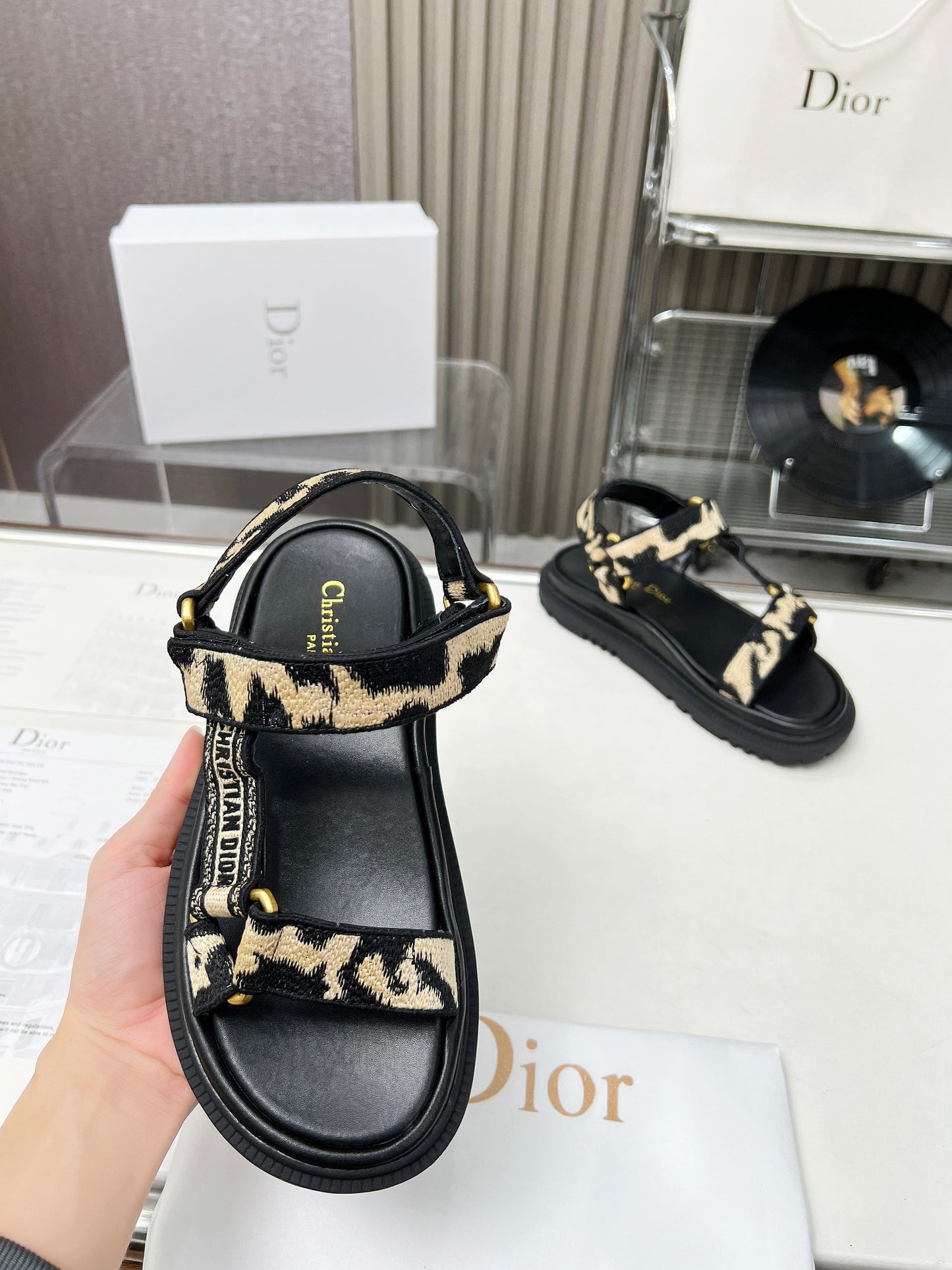 DIOR 2024 Spring/Summer Velcro Sandals – Iconic Design