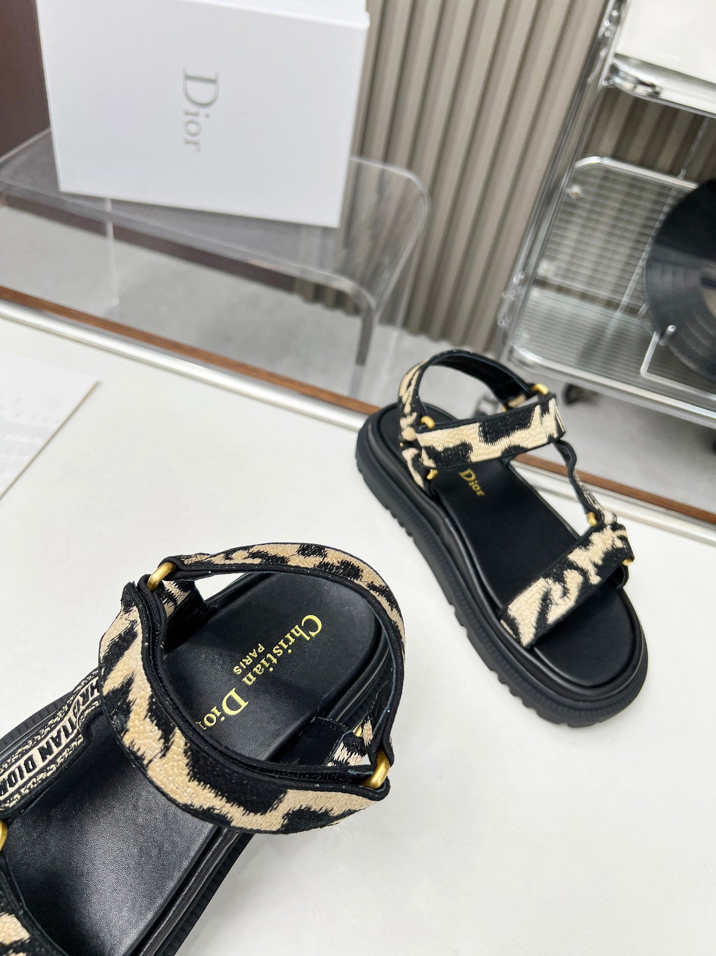 DIOR 2024 Spring/Summer Velcro Sandals – Iconic Design