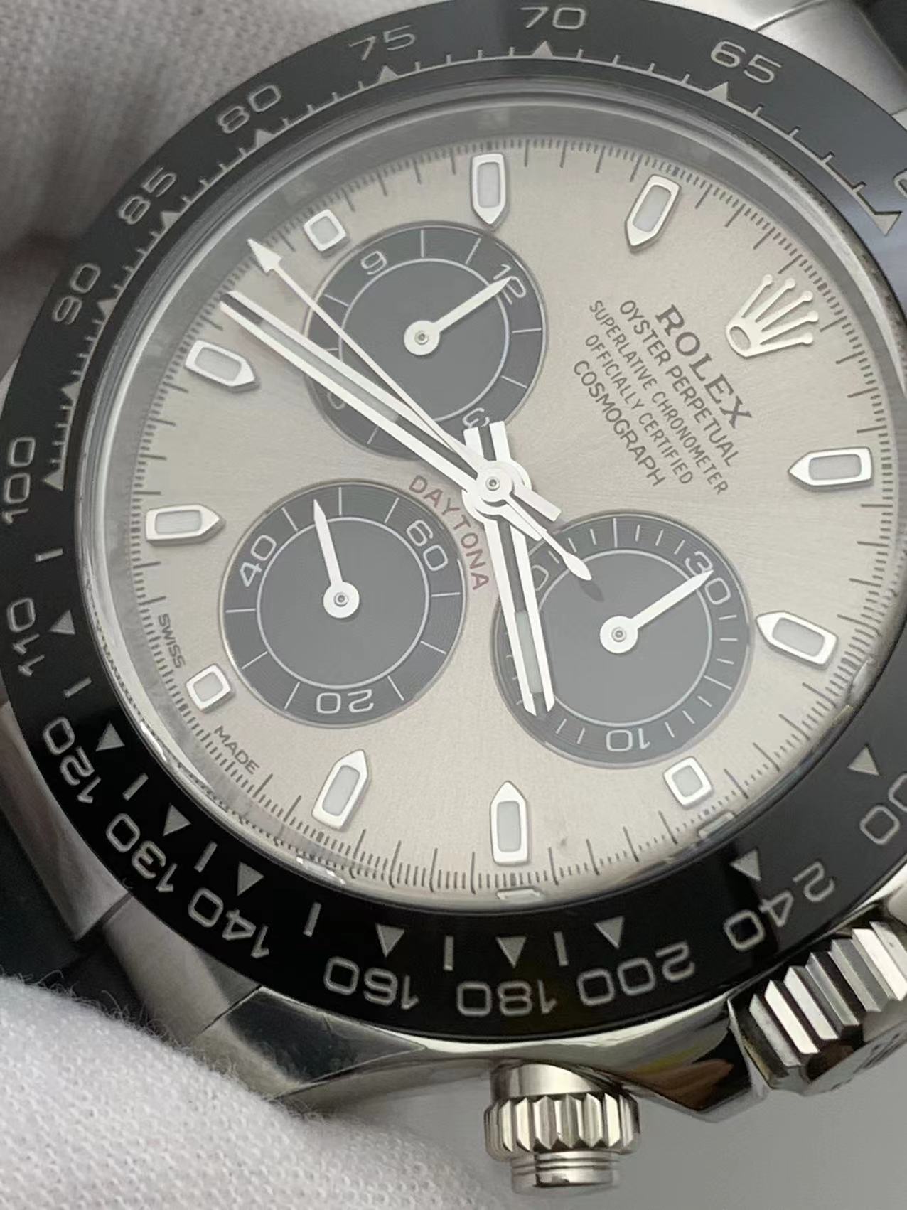 Rolex Cosmograph Daytona 116519 – White Gold Racing Elegance