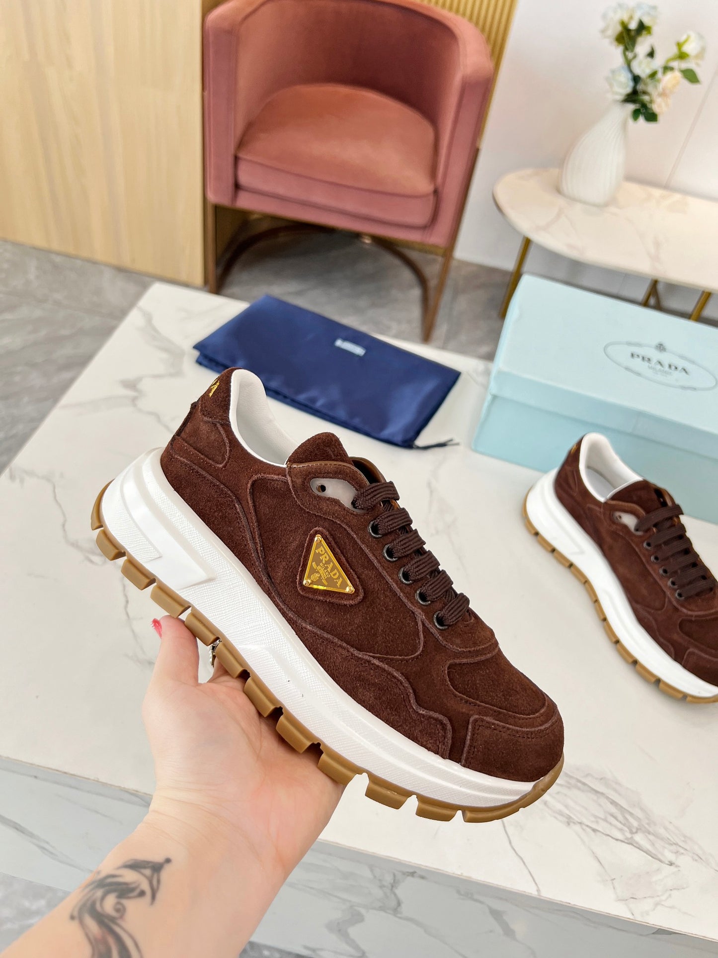 Prada 2024SS Couple’s Suede Trainers – FW Casual Luxe Sneakers