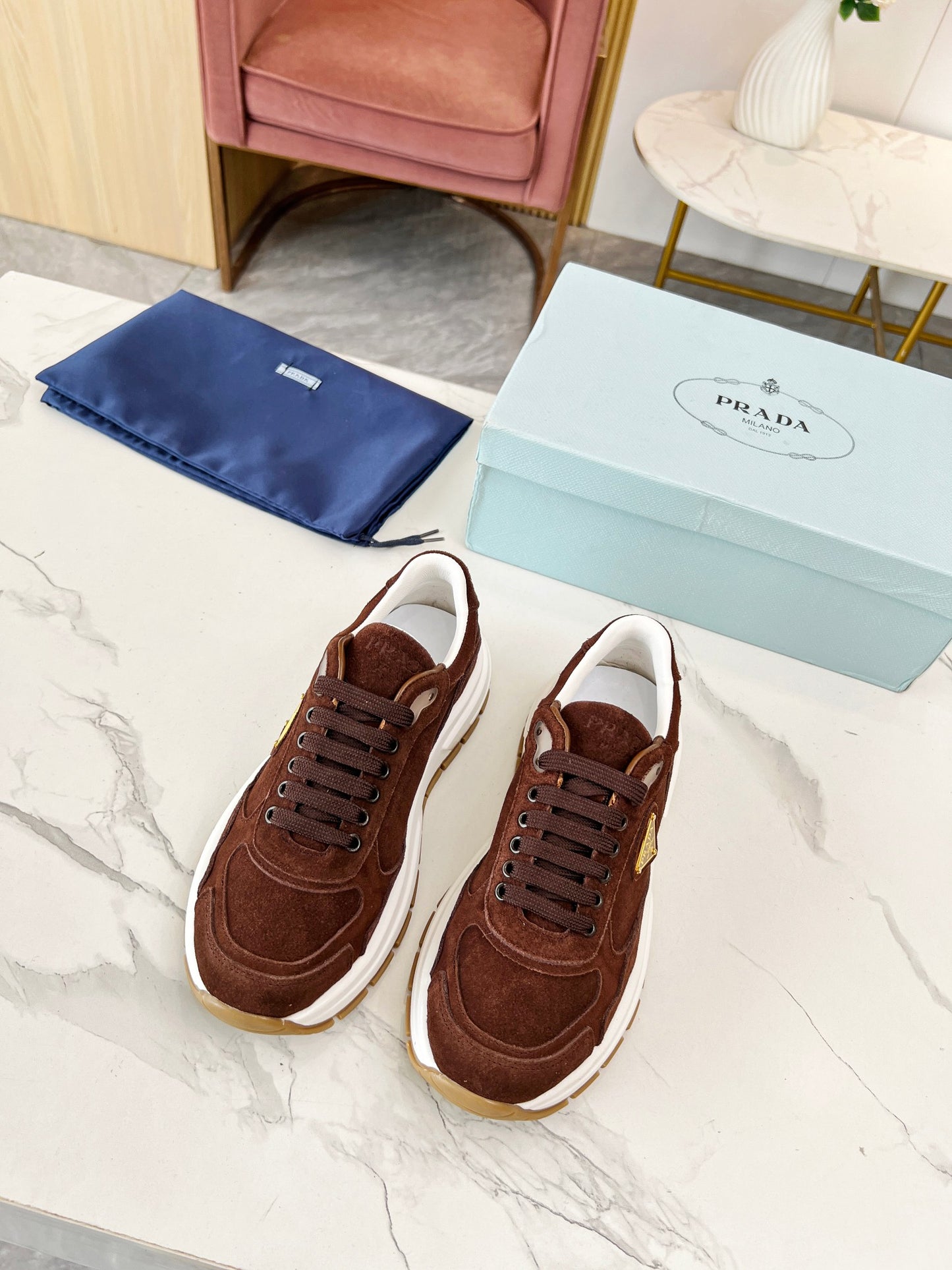 Prada 2024SS Couple’s Suede Trainers – FW Casual Luxe Sneakers