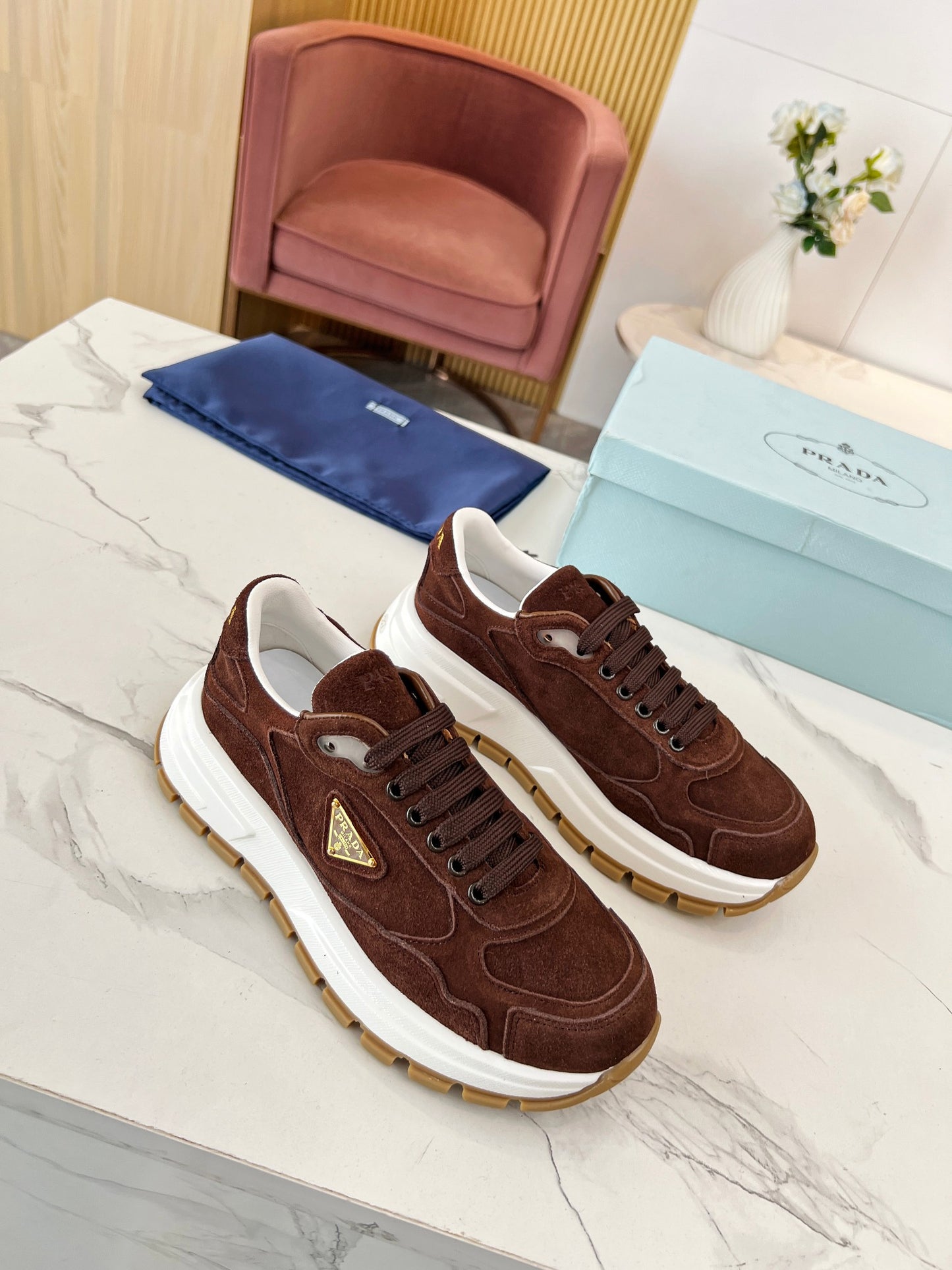 Prada 2024SS Couple’s Suede Trainers – FW Casual Luxe Sneakers