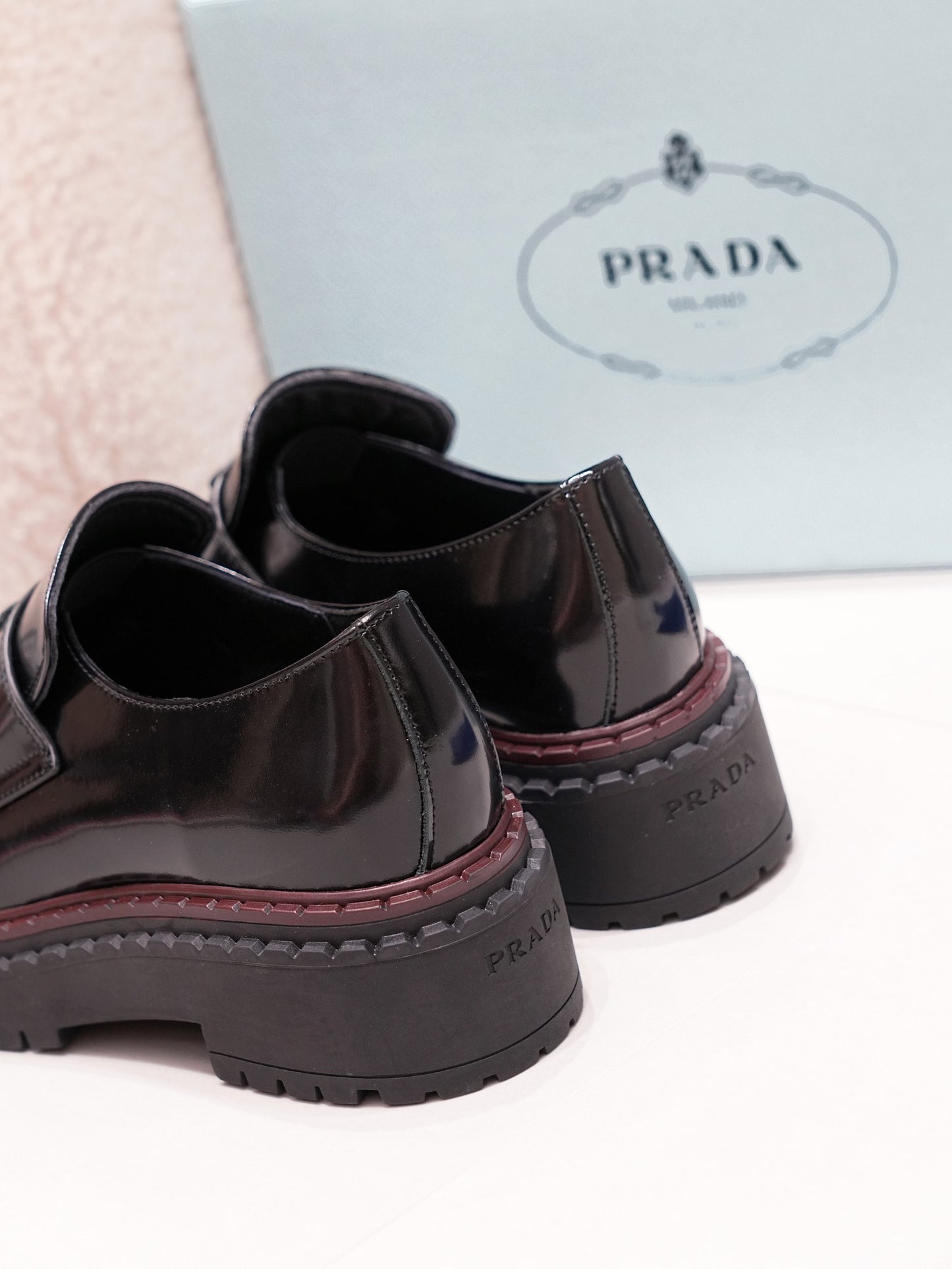 Prada 2024 FW Runway Loafers – High-Design, Soft Leather