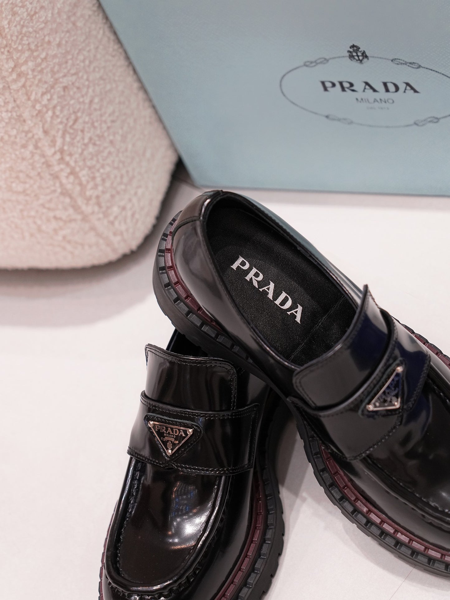 Prada 2024 FW Runway Loafers – High-Design, Soft Leather