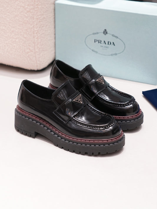 Prada 2024 FW Runway Loafers – High-Design, Soft Leather