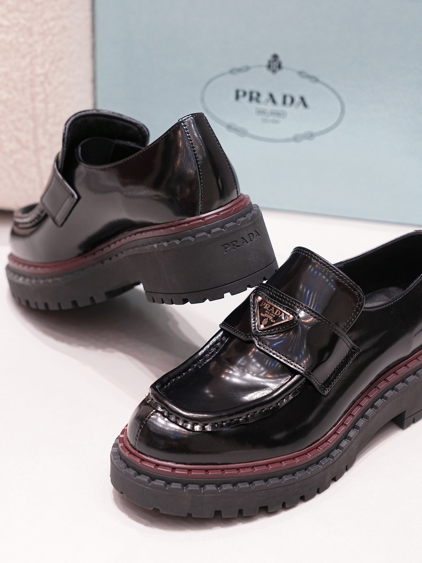 Prada 2024 FW Runway Loafers – High-Design, Soft Leather