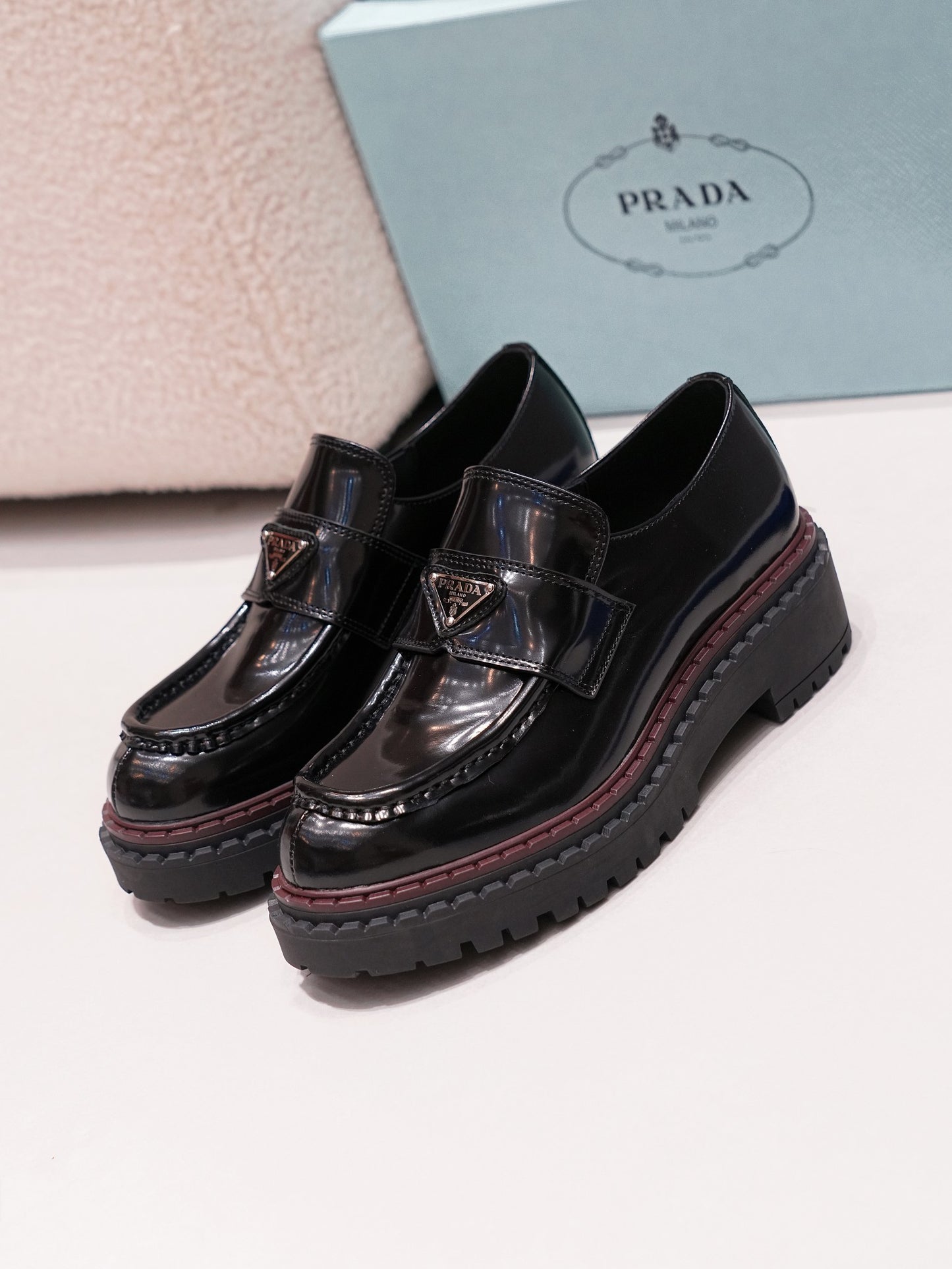 Prada 2024 FW Runway Loafers – High-Design, Soft Leather