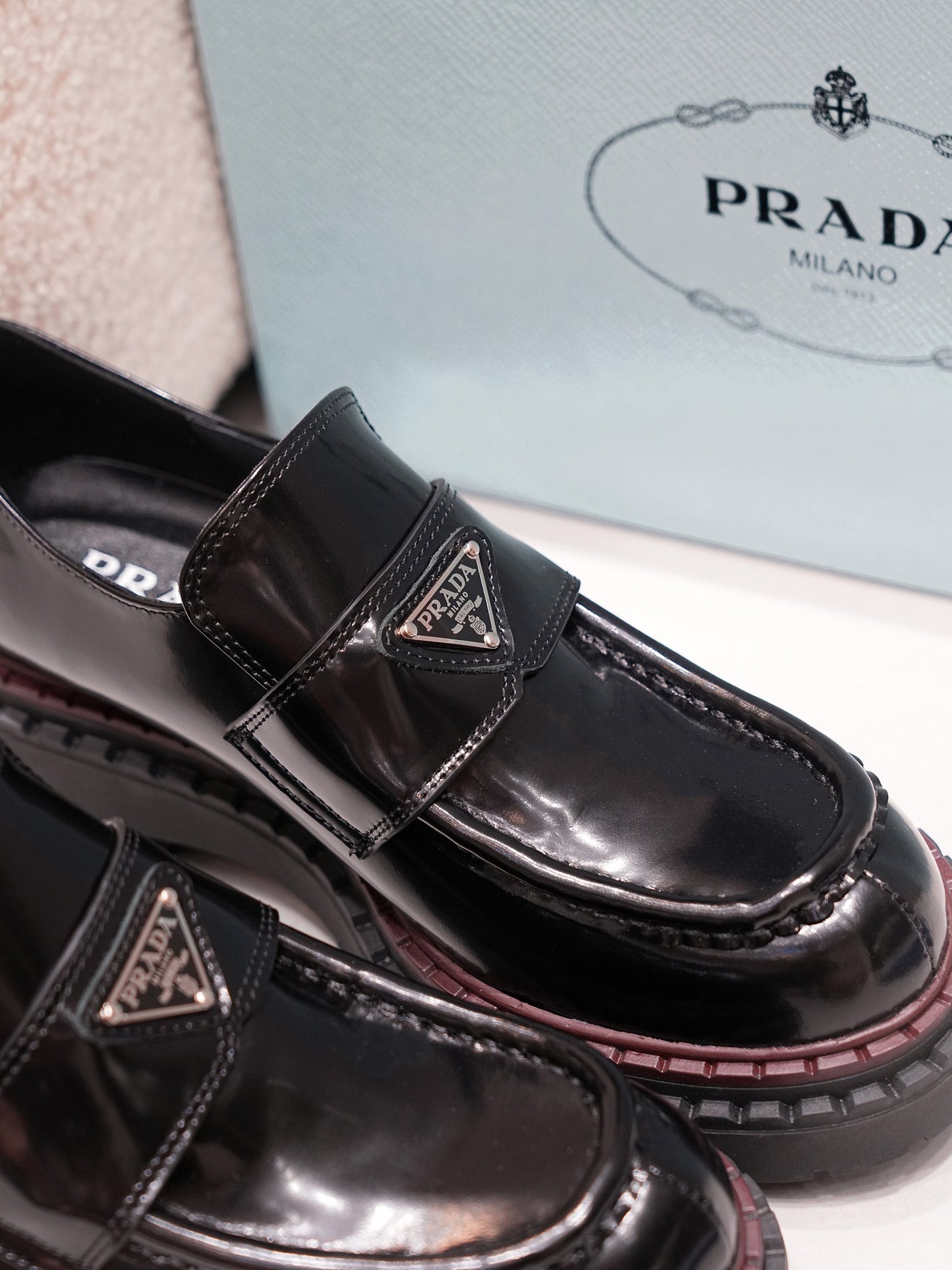Prada 2024 FW Runway Loafers – High-Design, Soft Leather