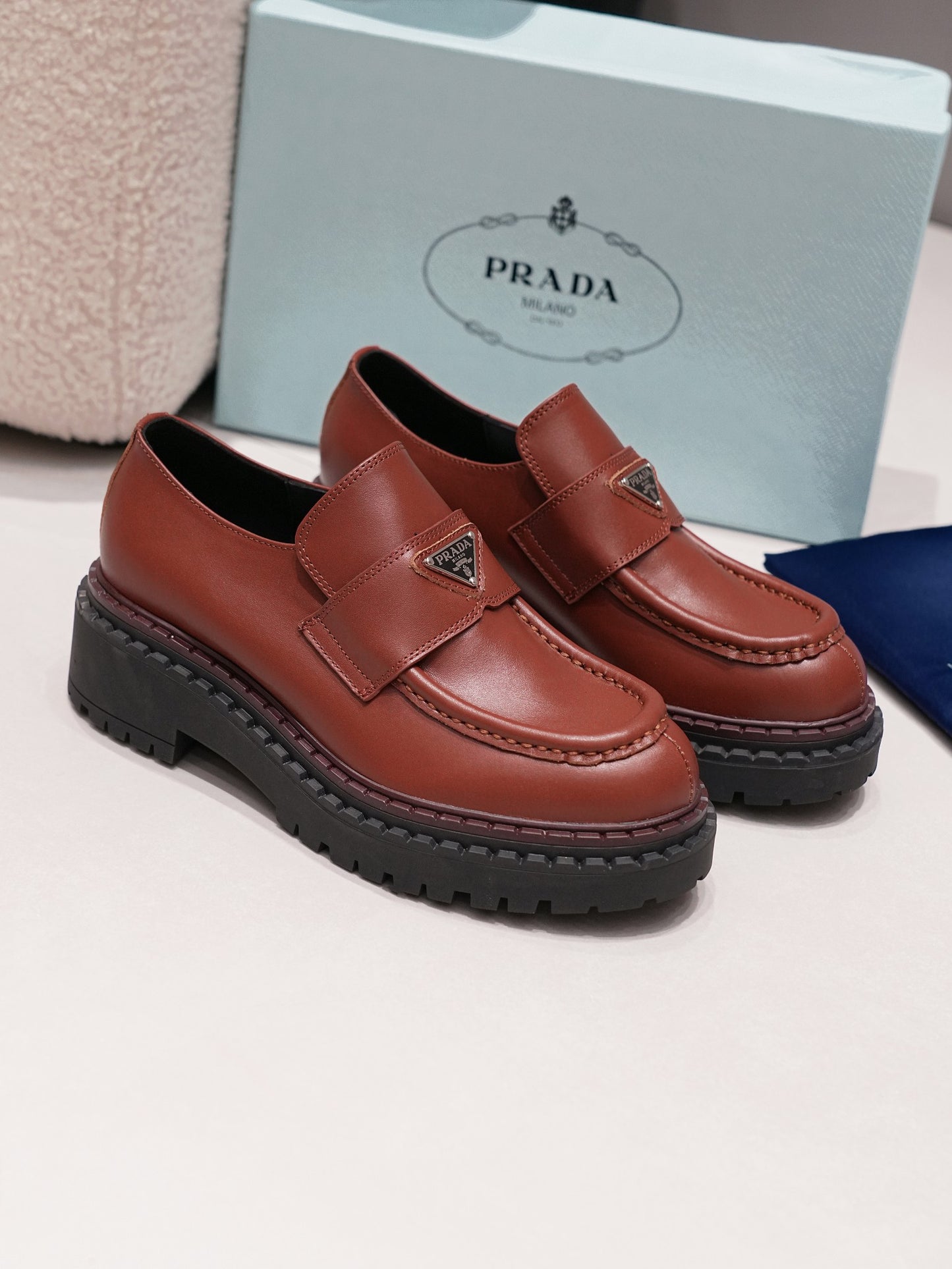 Prada 2024 FW Runway Loafers – Unique Design, Premium Leather