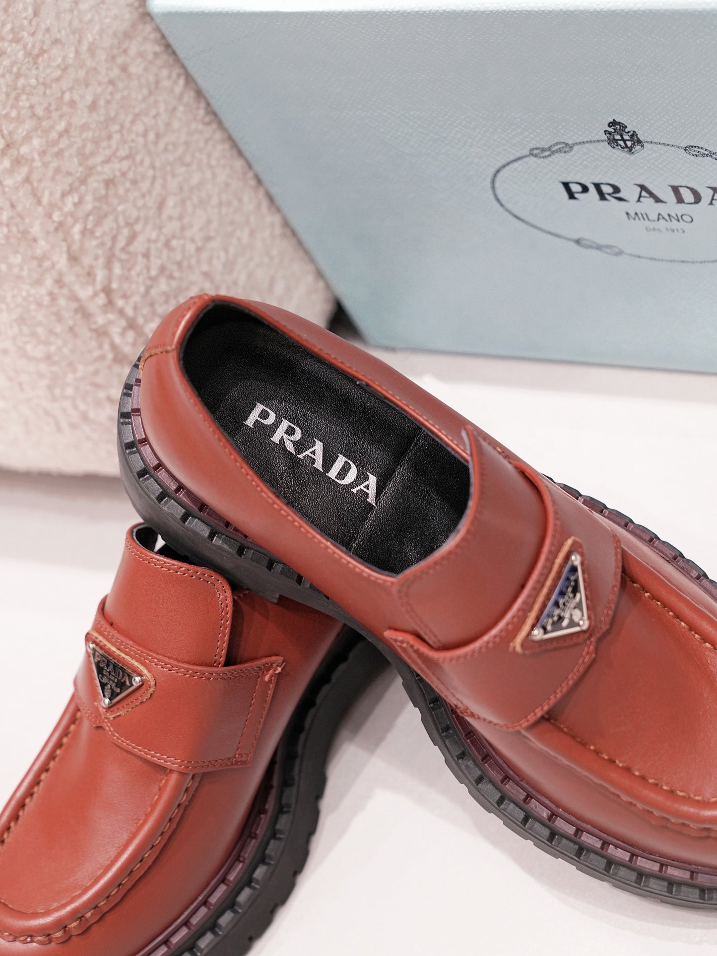 Prada 2024 FW Runway Loafers – Unique Design, Premium Leather