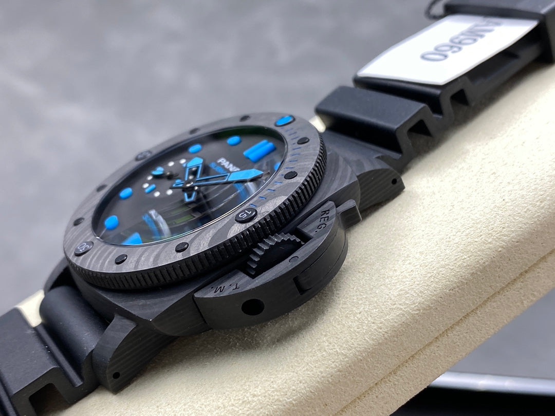 PAM960 – 42mm Carbon Fiber Automatic Dive Watch