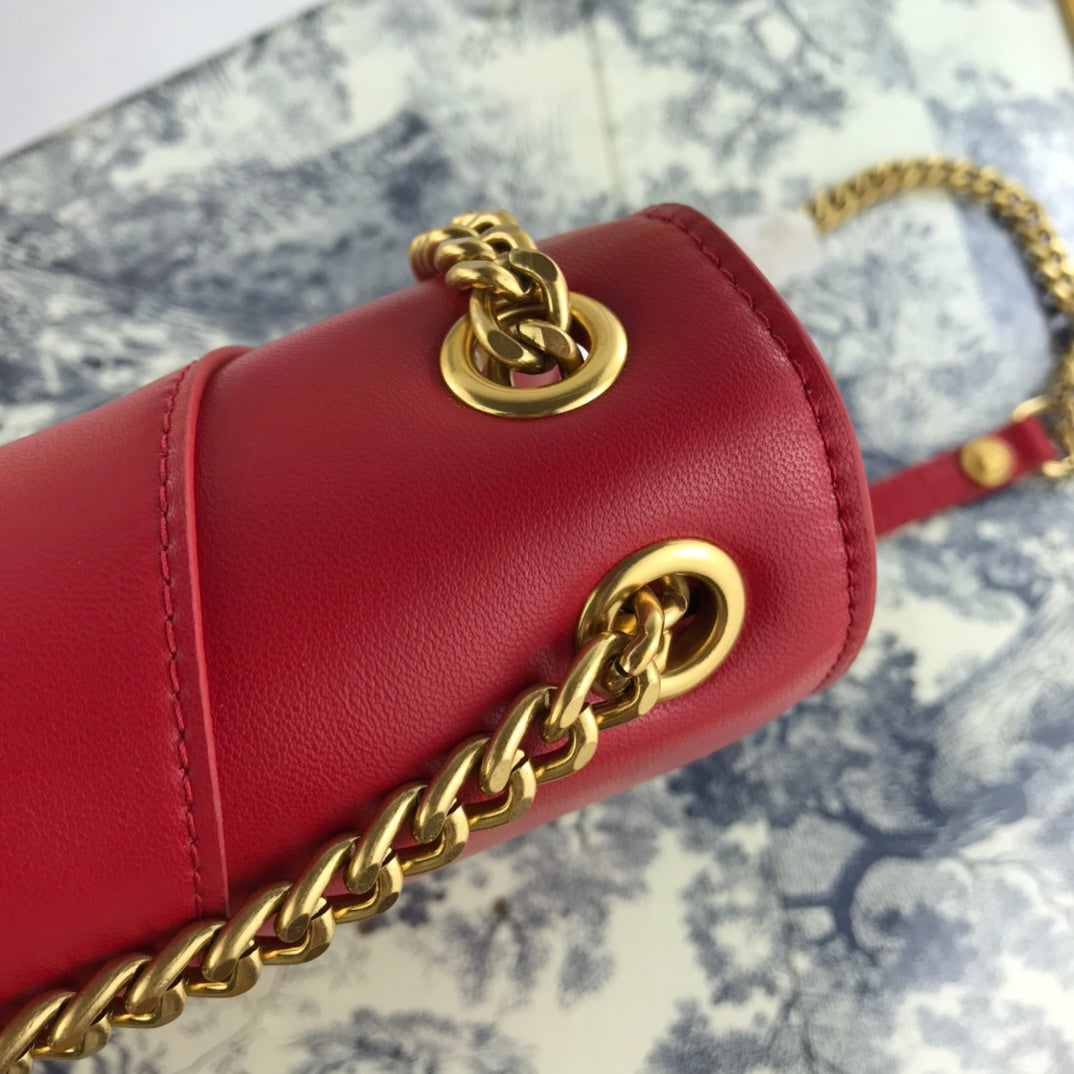 Virtus Crossbody Bag – Soft Calf Leather | Magnetic Closure | Adjustable Strap