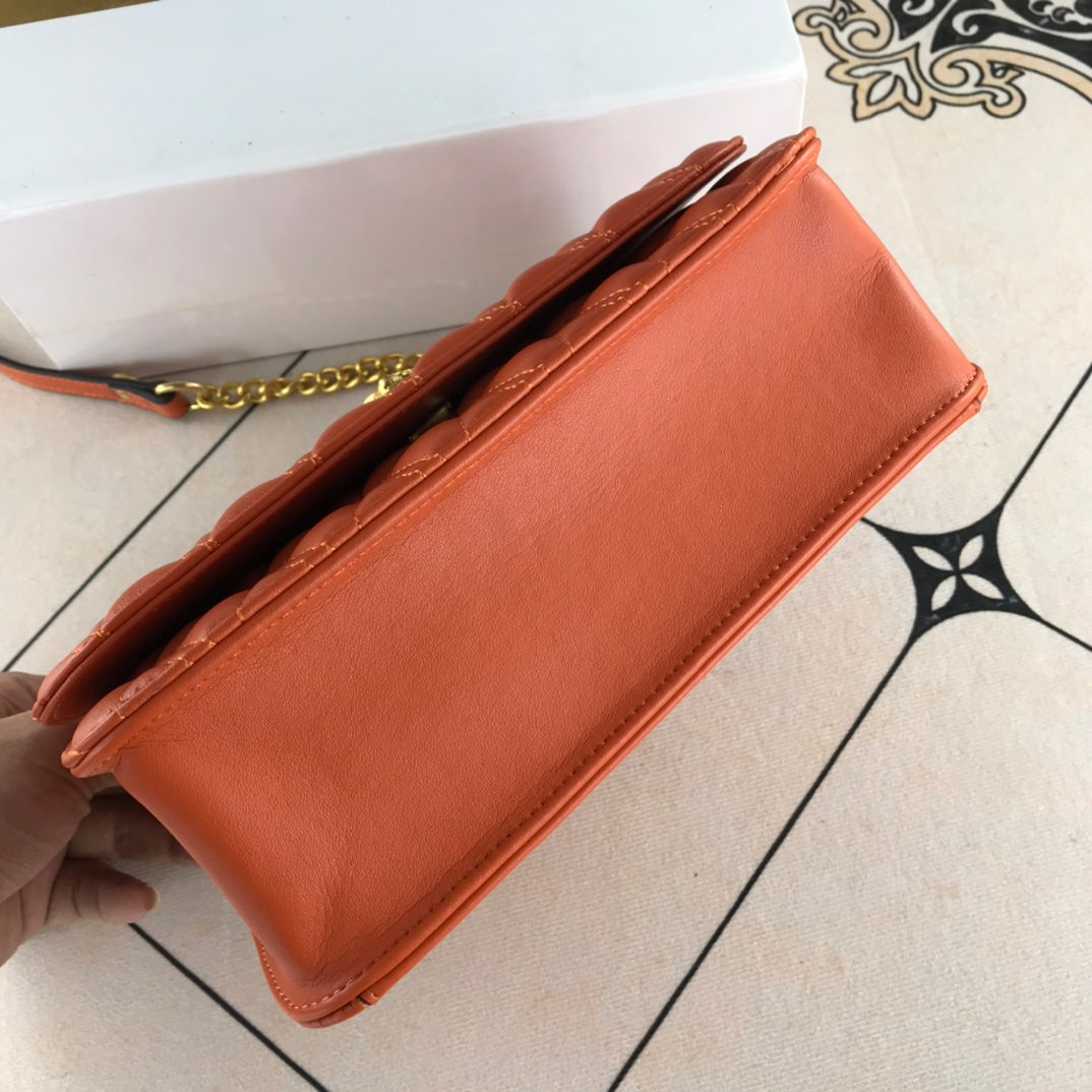 Virtus Quilted Leather Bag – Strength in Every Stitch