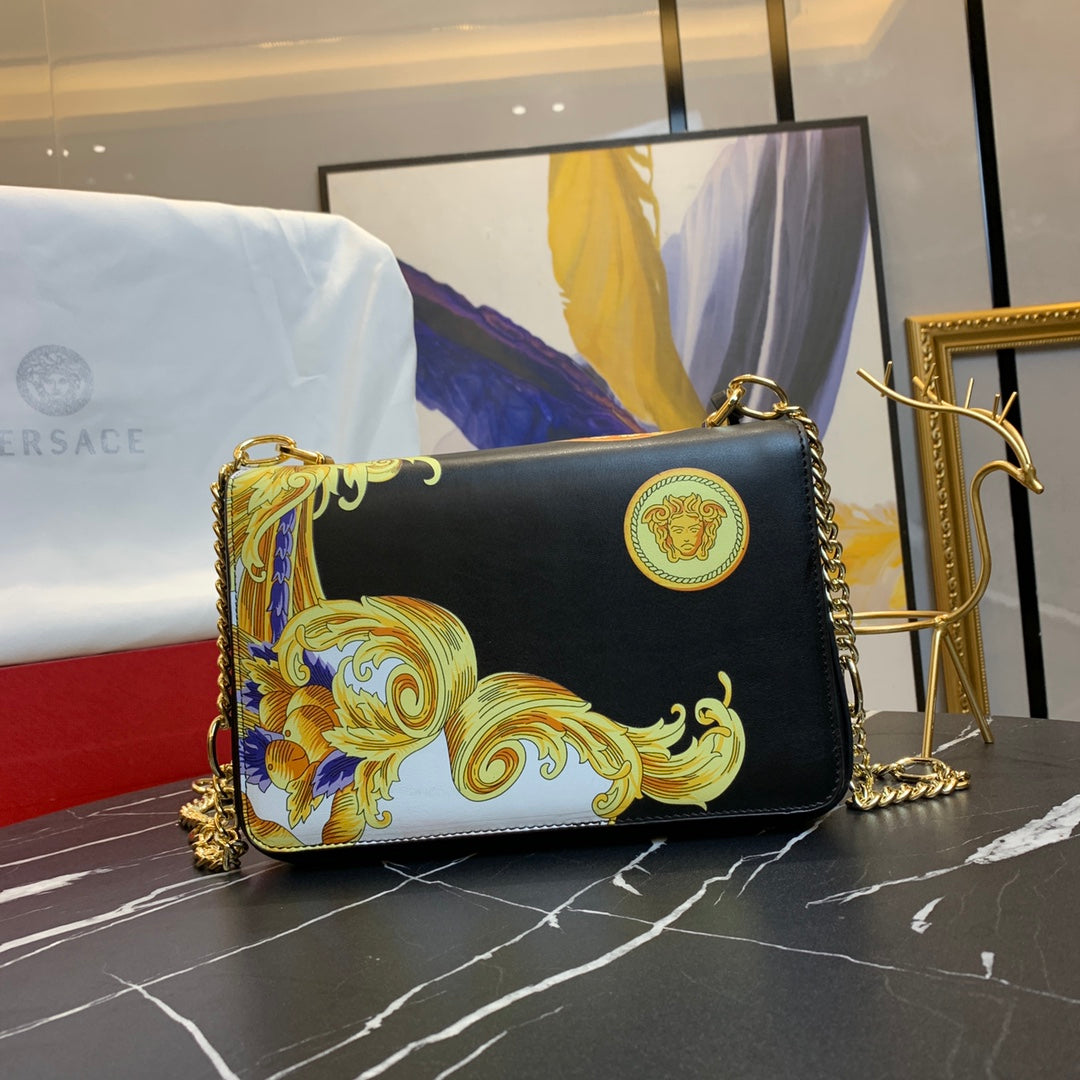 Versace 303K1 Leather Handbag – 2010 Fall/Winter Limited Edition
