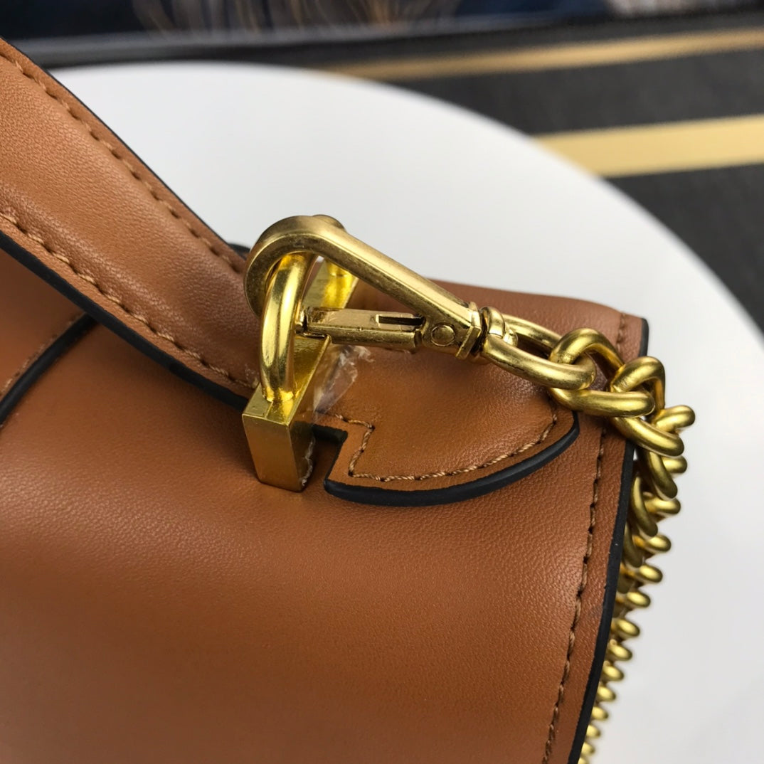 Virtus Deity Shoulder Bag – Strength Meets Style